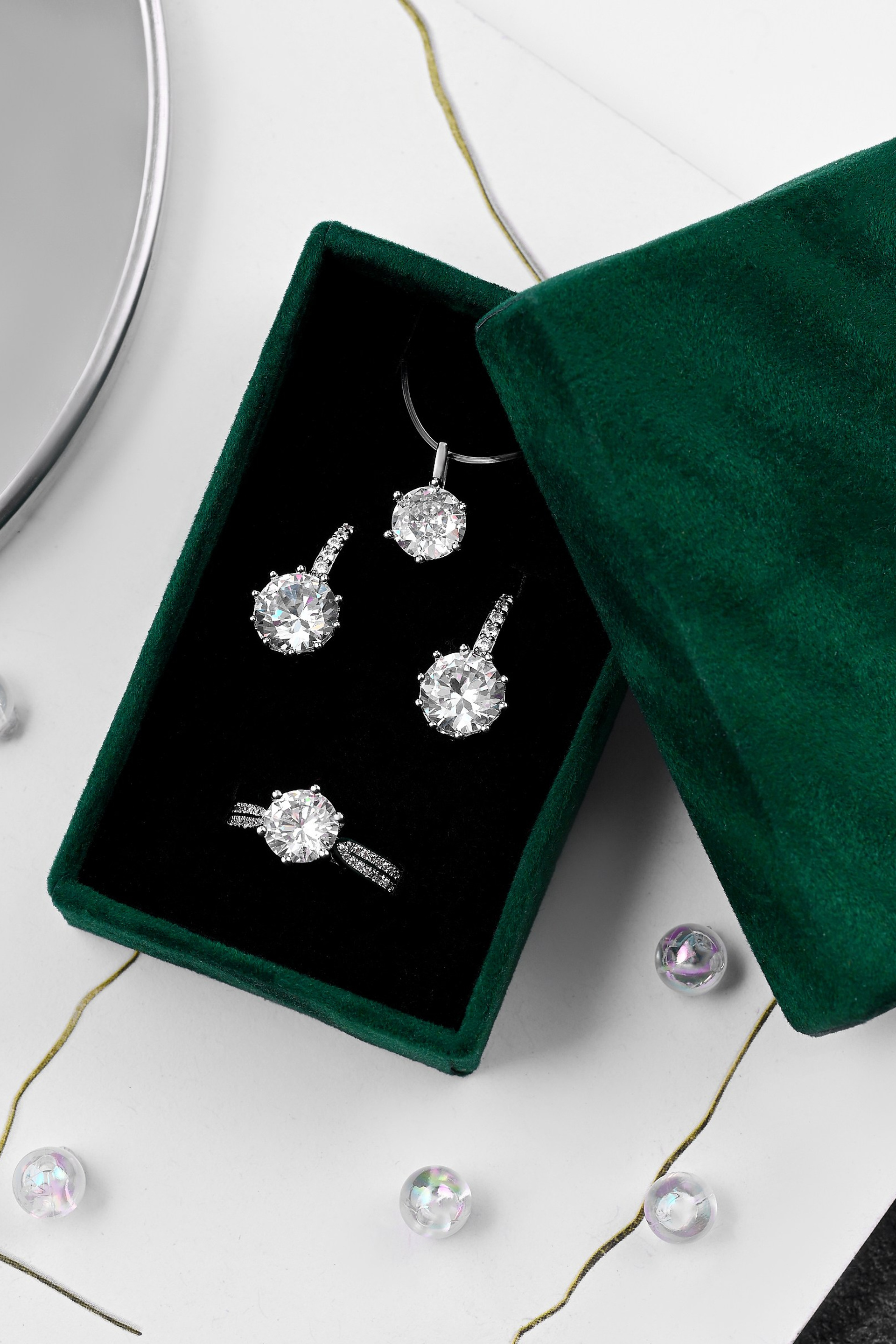 Бижутерия. Предметный контент — фотограф в Саратове Юлия