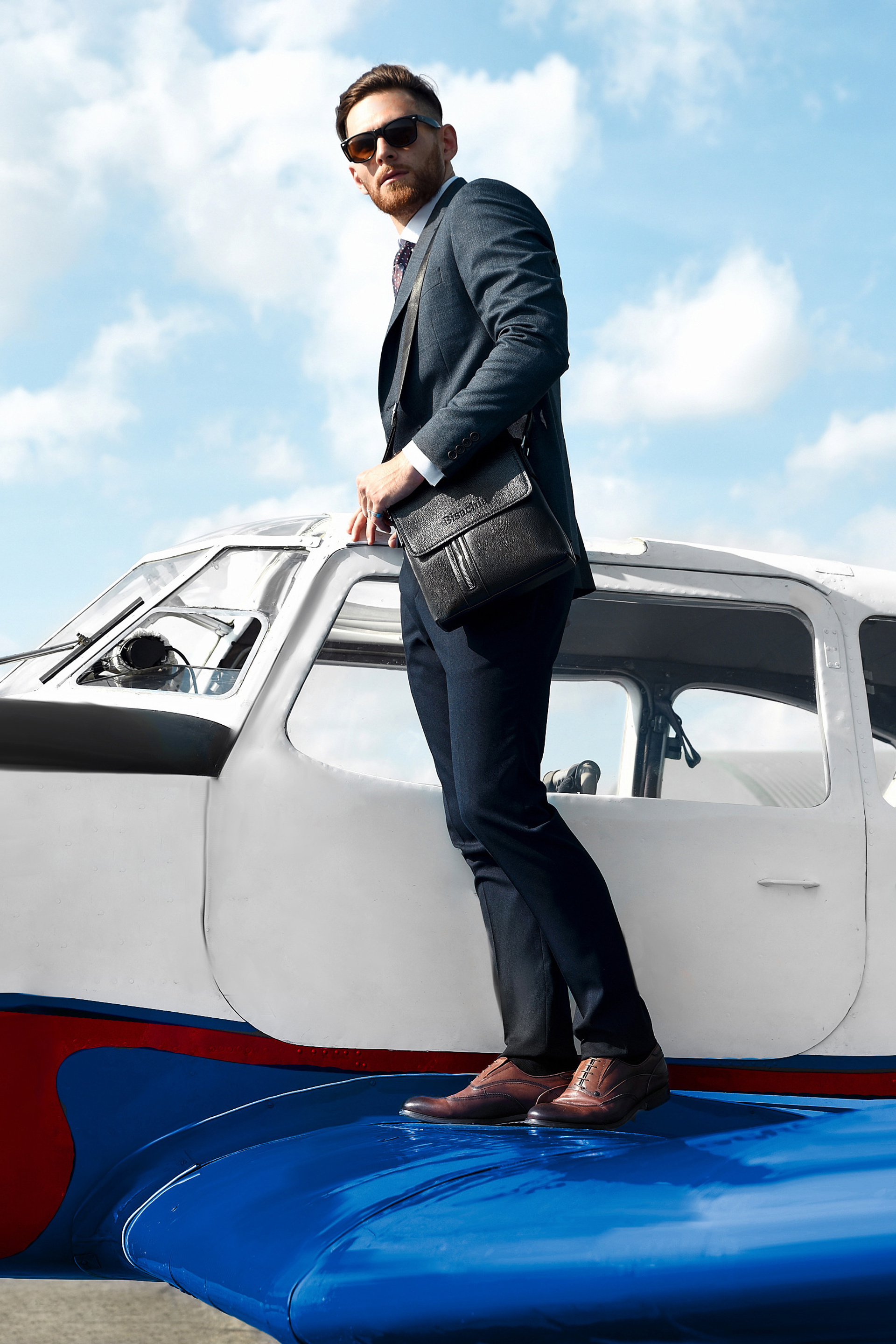 Съемка сумок, кошельков, рюкзаков и других аксессуаров. Предметный контент — фотограф в Саратове Юлия