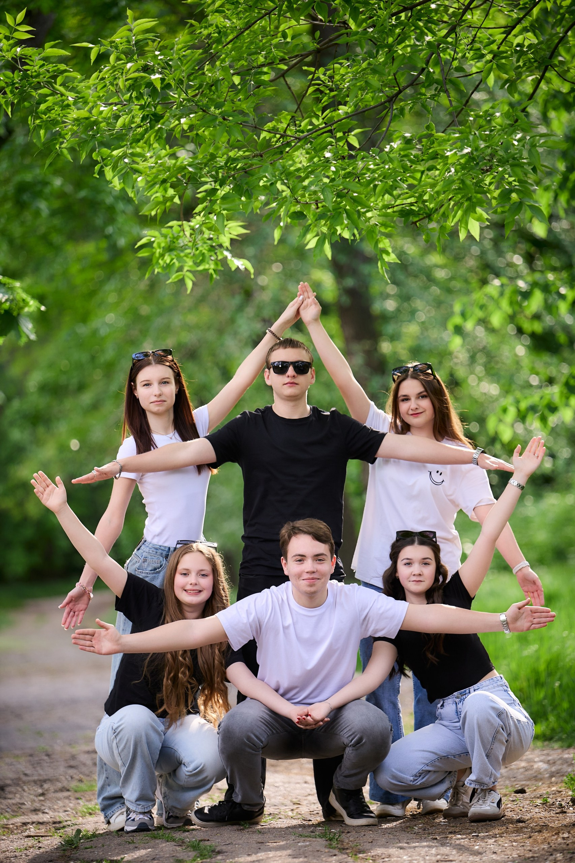 ШКОЛЬНИКИ. УЛИЦА