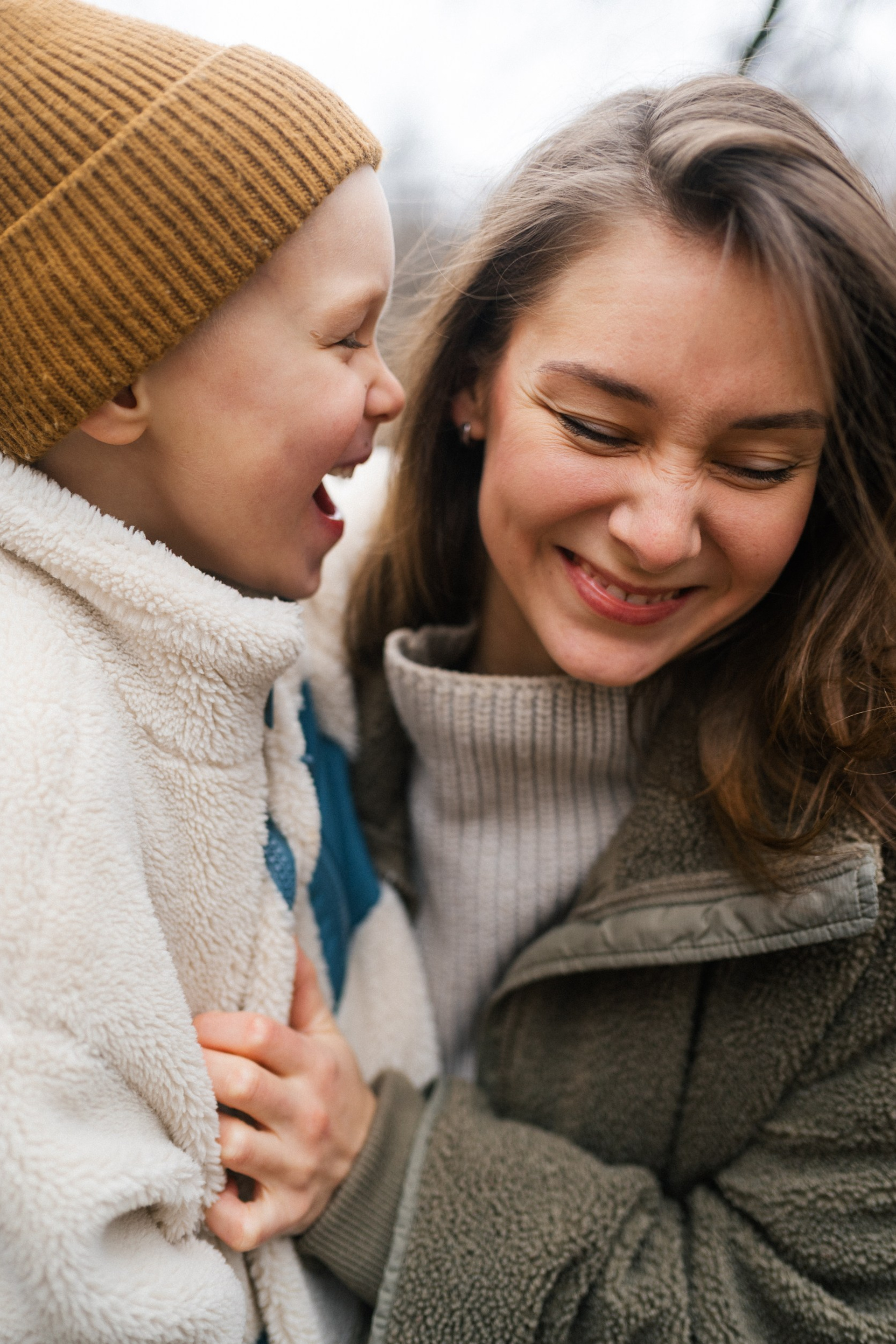 Мама с сыном. Аня и Дима. Осенннее.