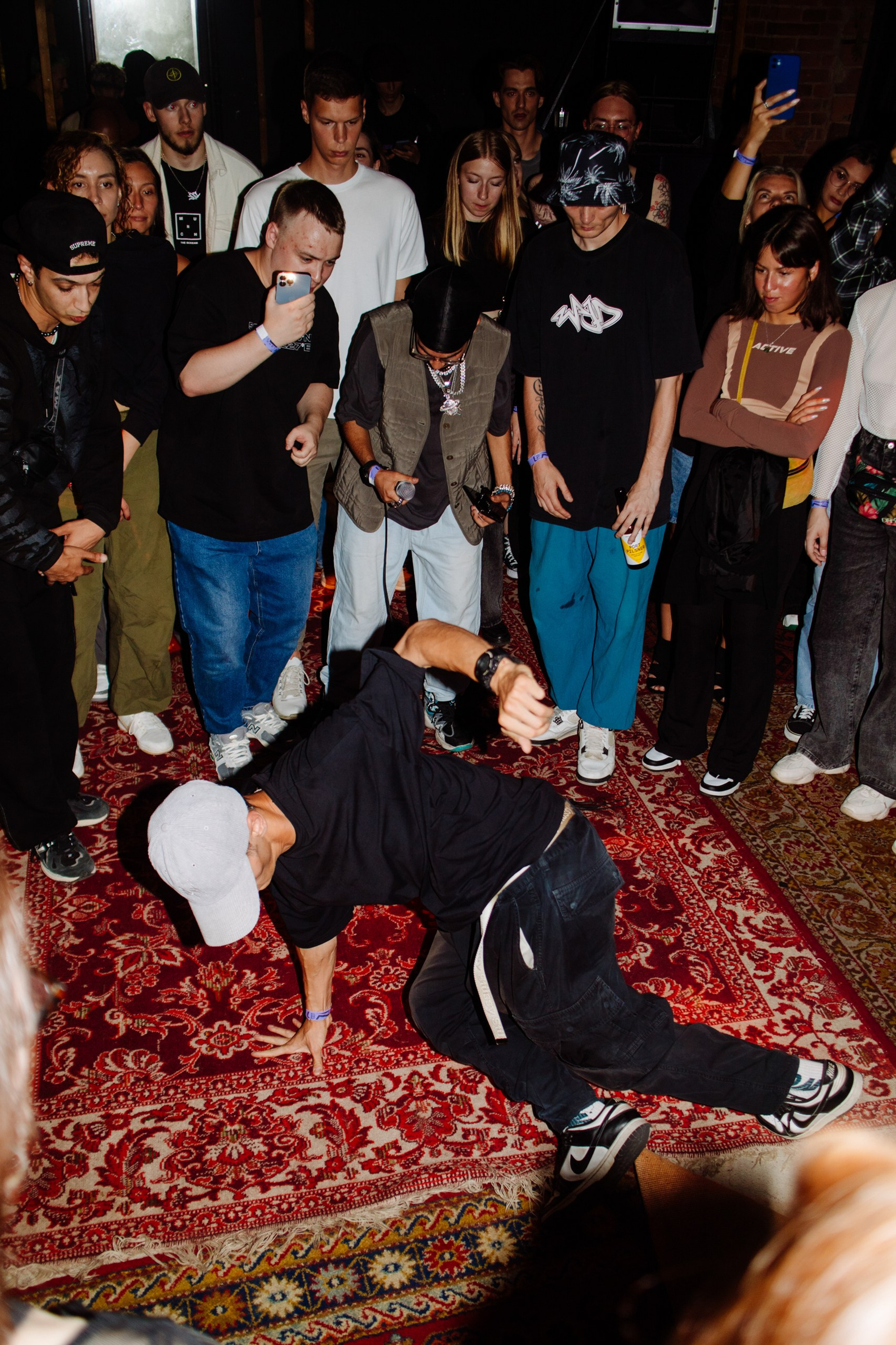 Blank. Plast & Vibe room