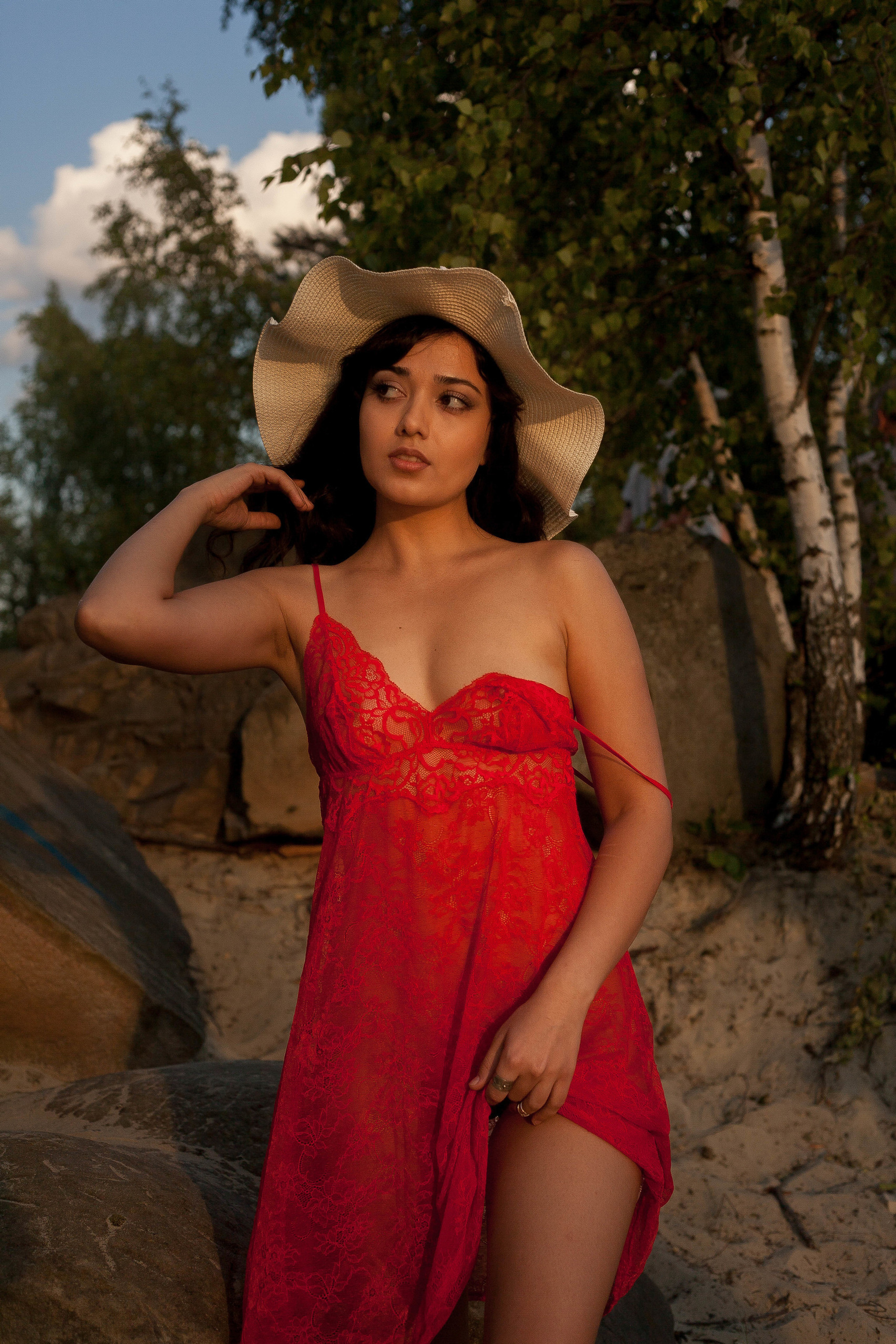 В красном (+18)