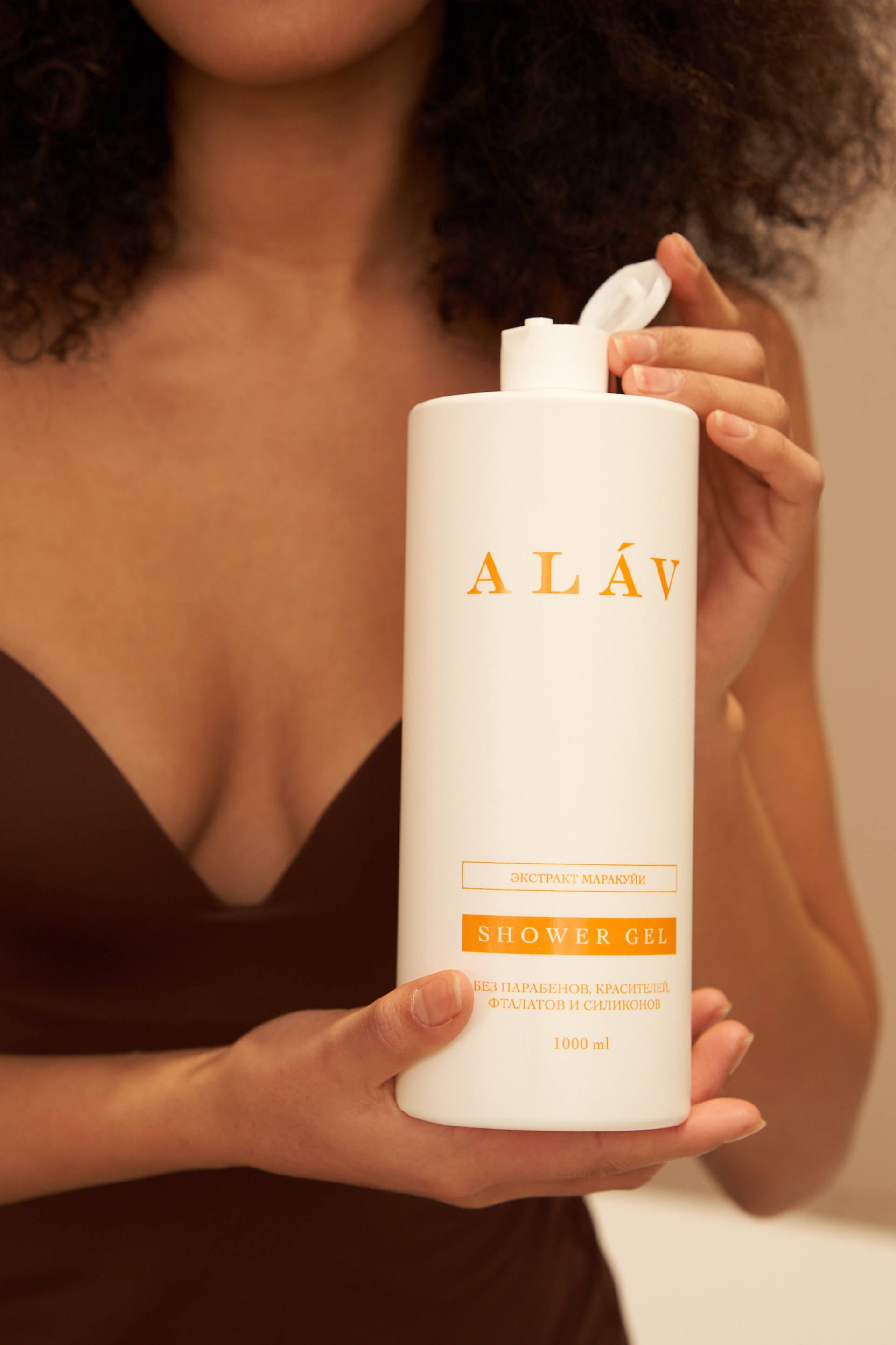 Фотограф для beauty-съемки в естественном свете в Москве. правильная передача оттенков и текстур косметики для честного бренда.