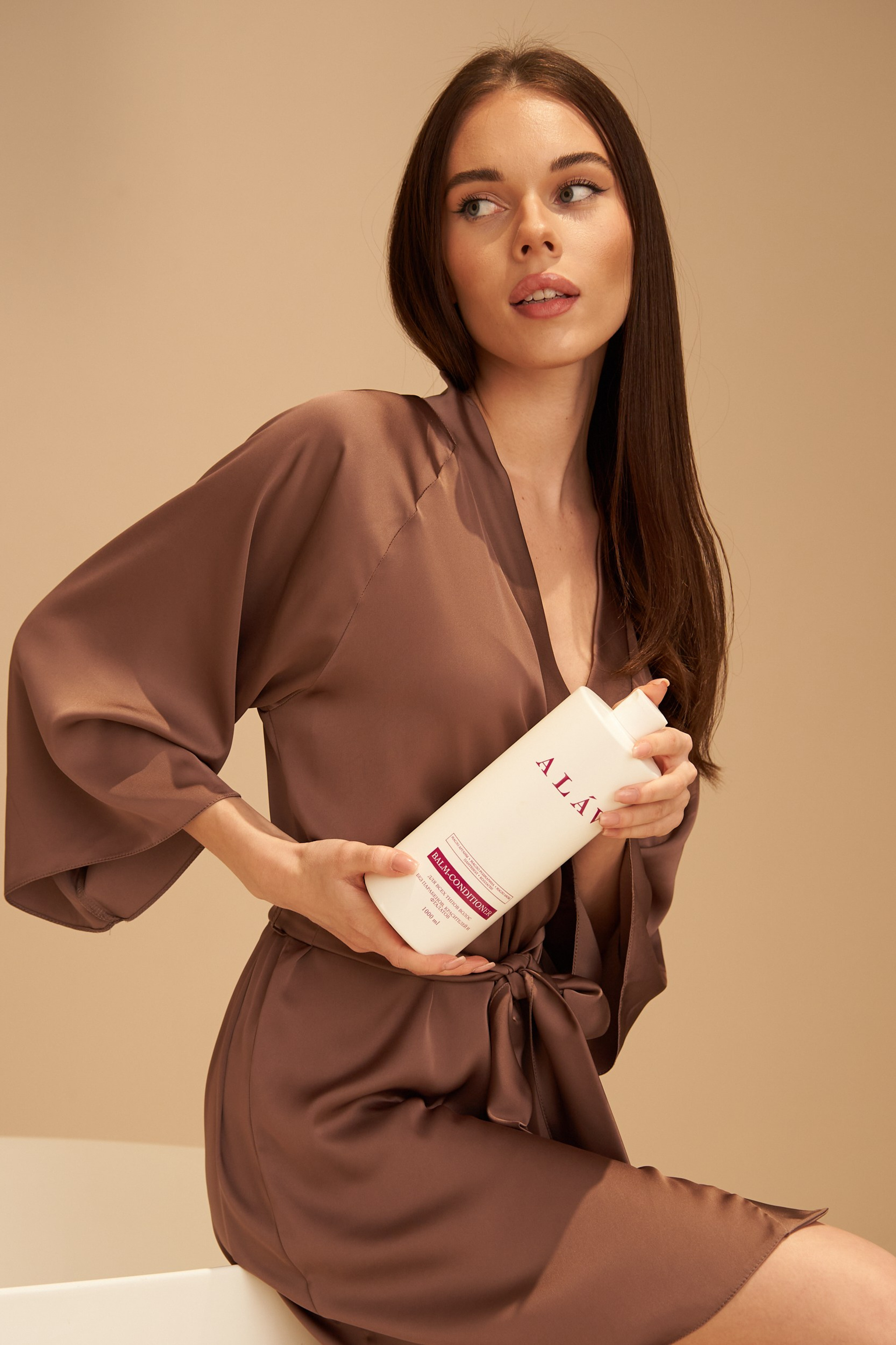 Съемка одежды для маркетплейсов с упором на мобильный вид: создаем фото, идеально выглядящие на смартфоне