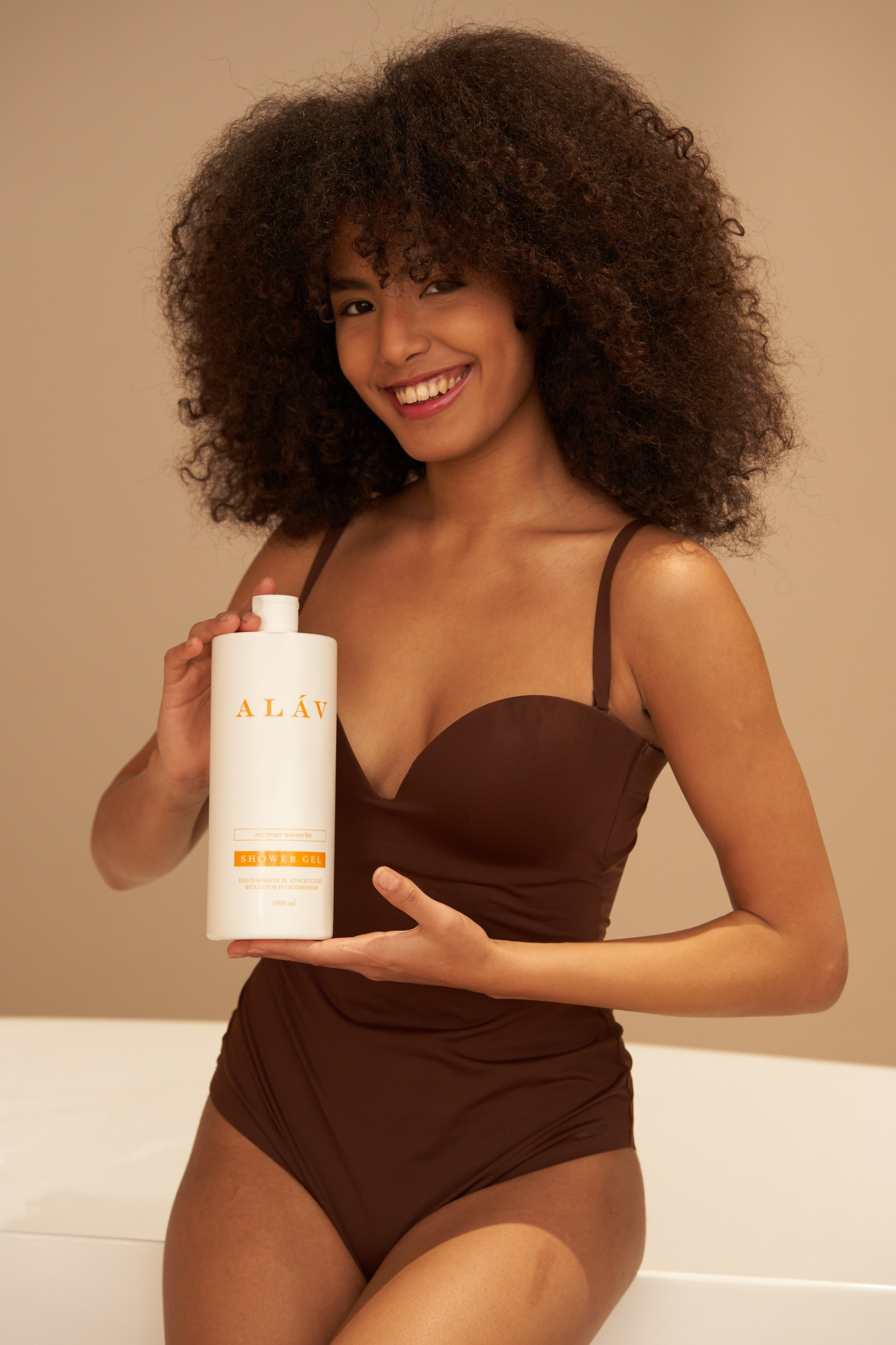 Фотограф для съемки миниатюрной косметики (travel size, samples) в Москве. Сложная композиция, макро – сделаем продукт заметным