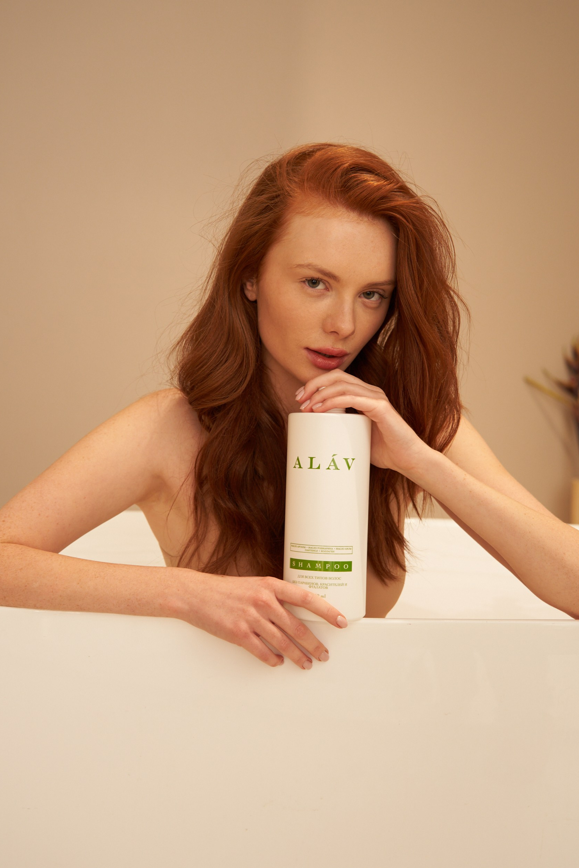 Съемка одежды для интернет-магазина под ключ в Москве: обработка фото включена, готовый контент для загрузки.