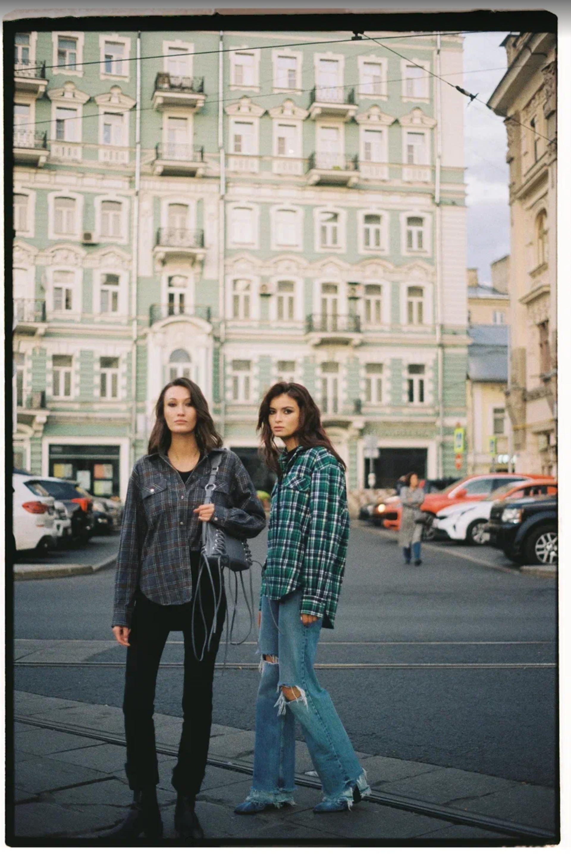 Снимем вашу одежду для каталога: профессиональная съемка в Москве, выгодные цены