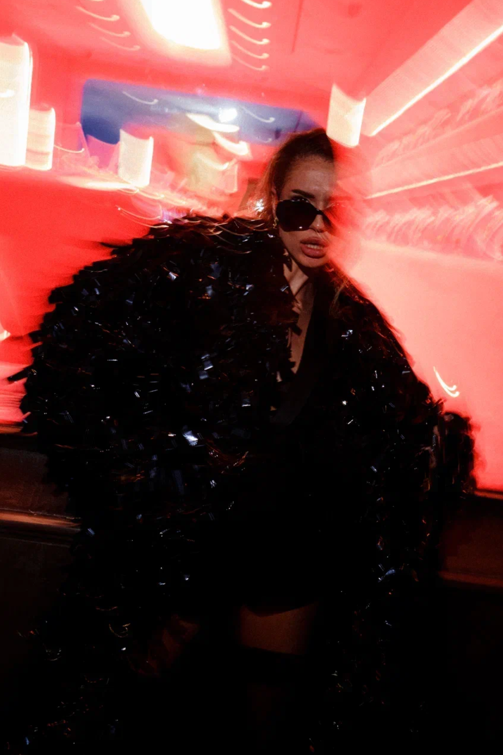 Ищете подрядчика на съемку одежды? Организуем предметную фотосессию в Москве с фотографом