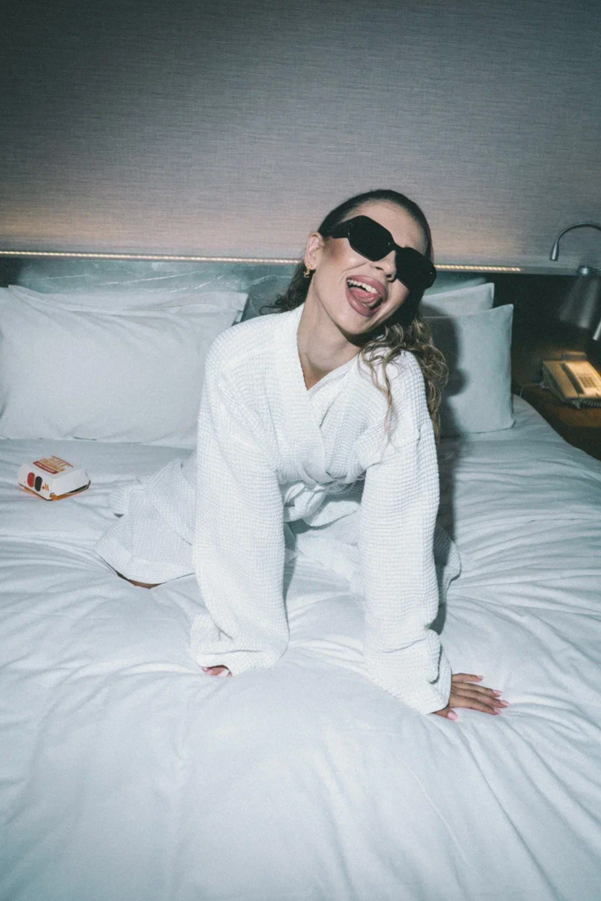 Предметная съемка одежды в Москве: поможем вашему товару выделиться на фото — организуем фотографа