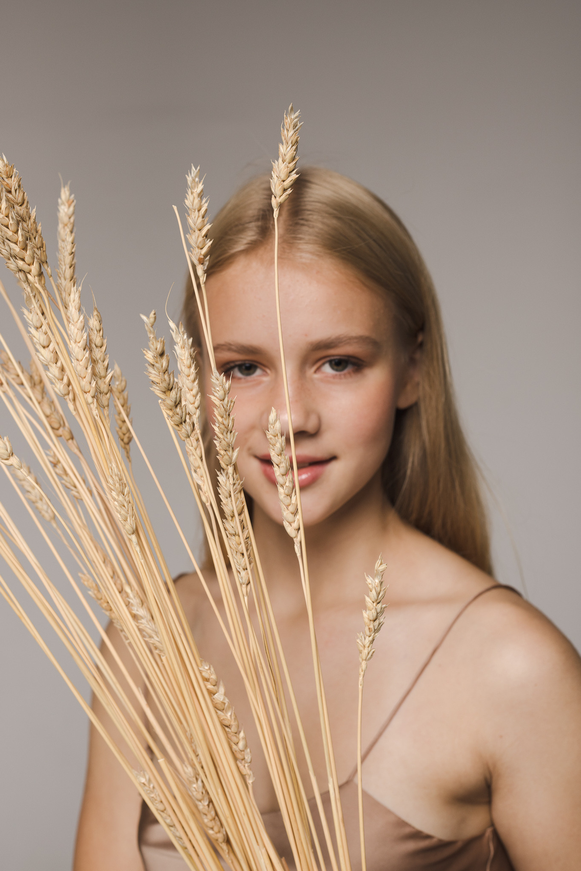 Фотосессии в студии и на природе. Фотограф в Иркутске Тома Кабанова