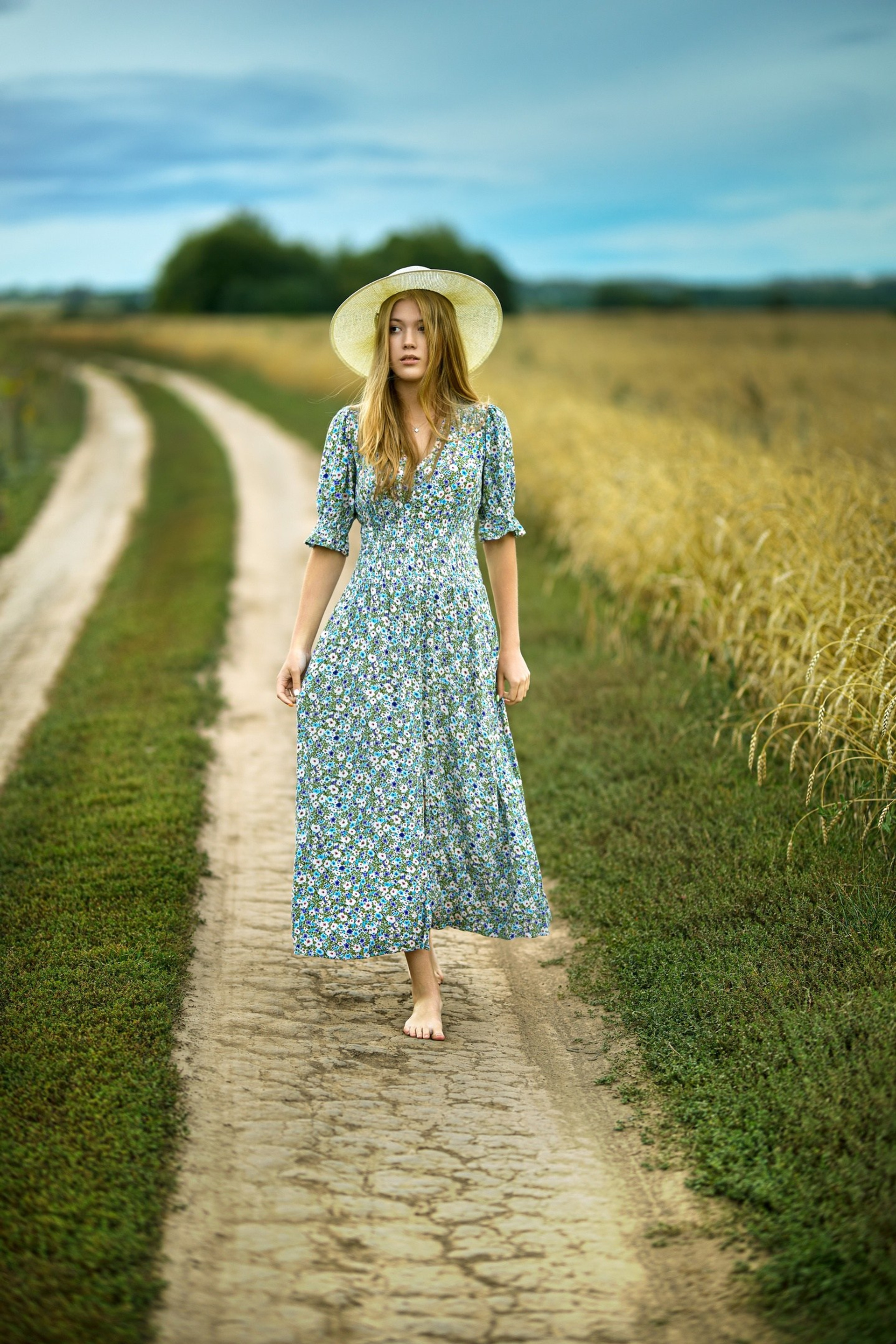 Фотосессия в пшеничном поле