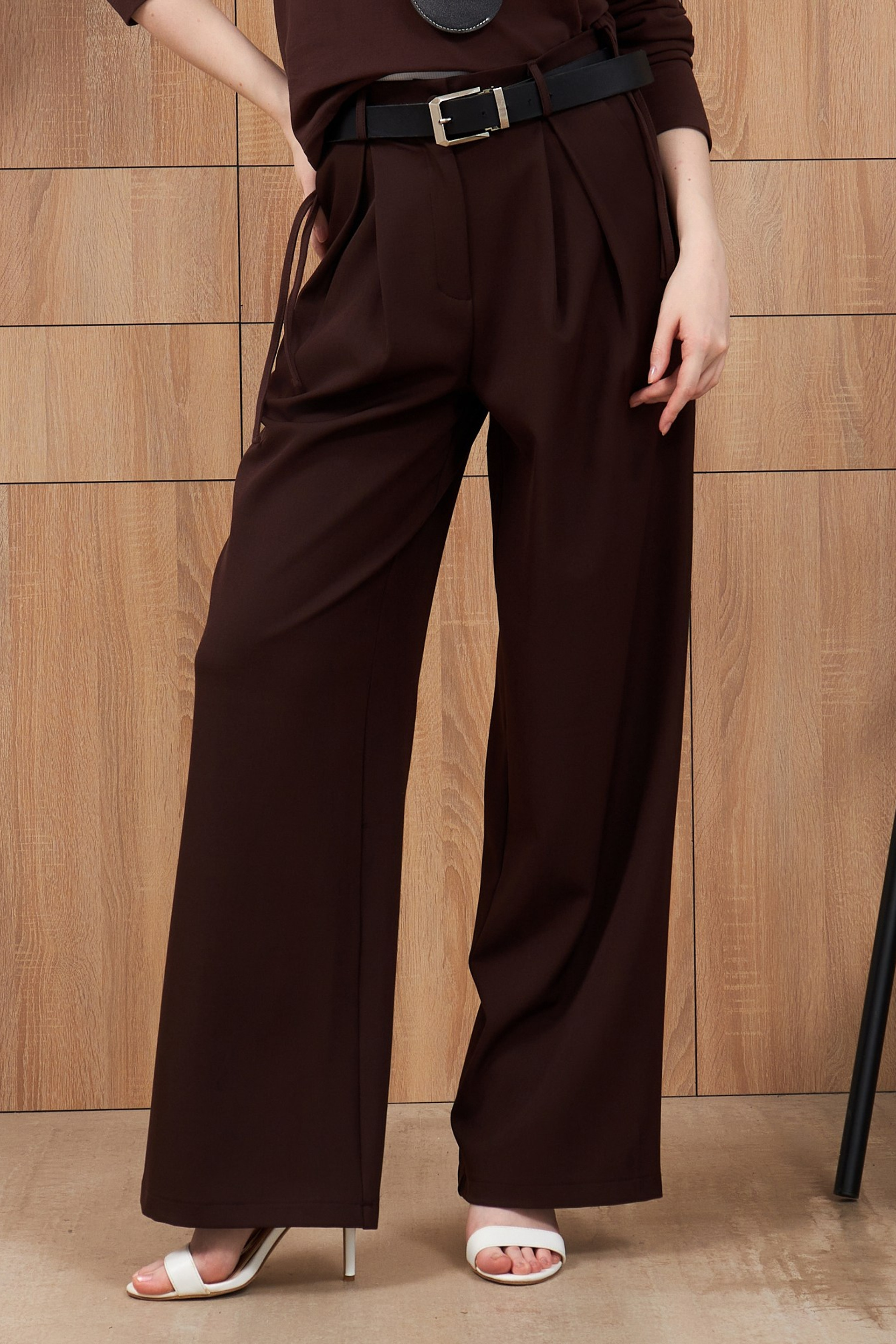 Брюки. Стрит съемки для маркетплейсов в Сочи | ИИ контент | fashionprod