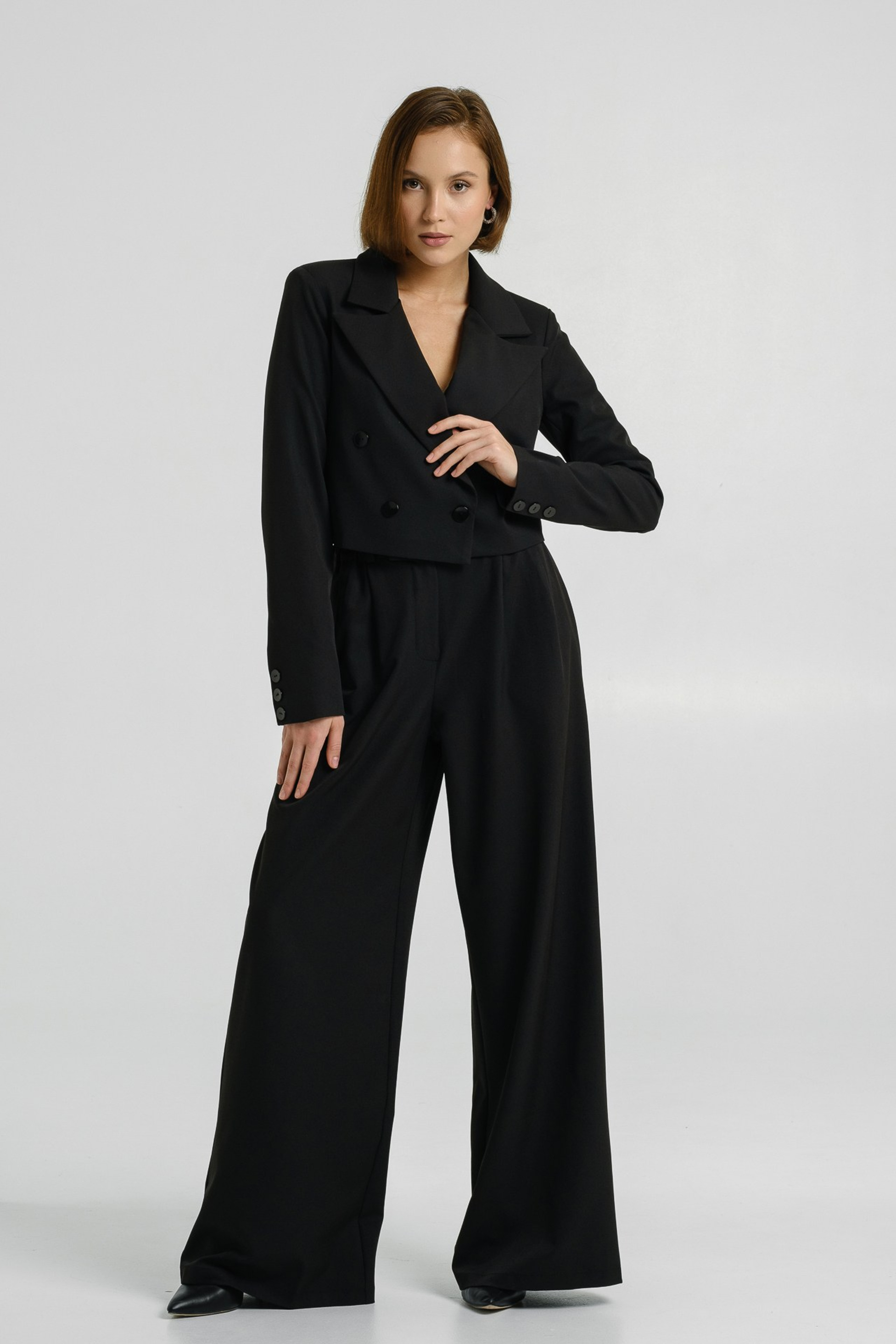 Костюм. Фото для маркетплейсов в самых сочных локациях города Сочи