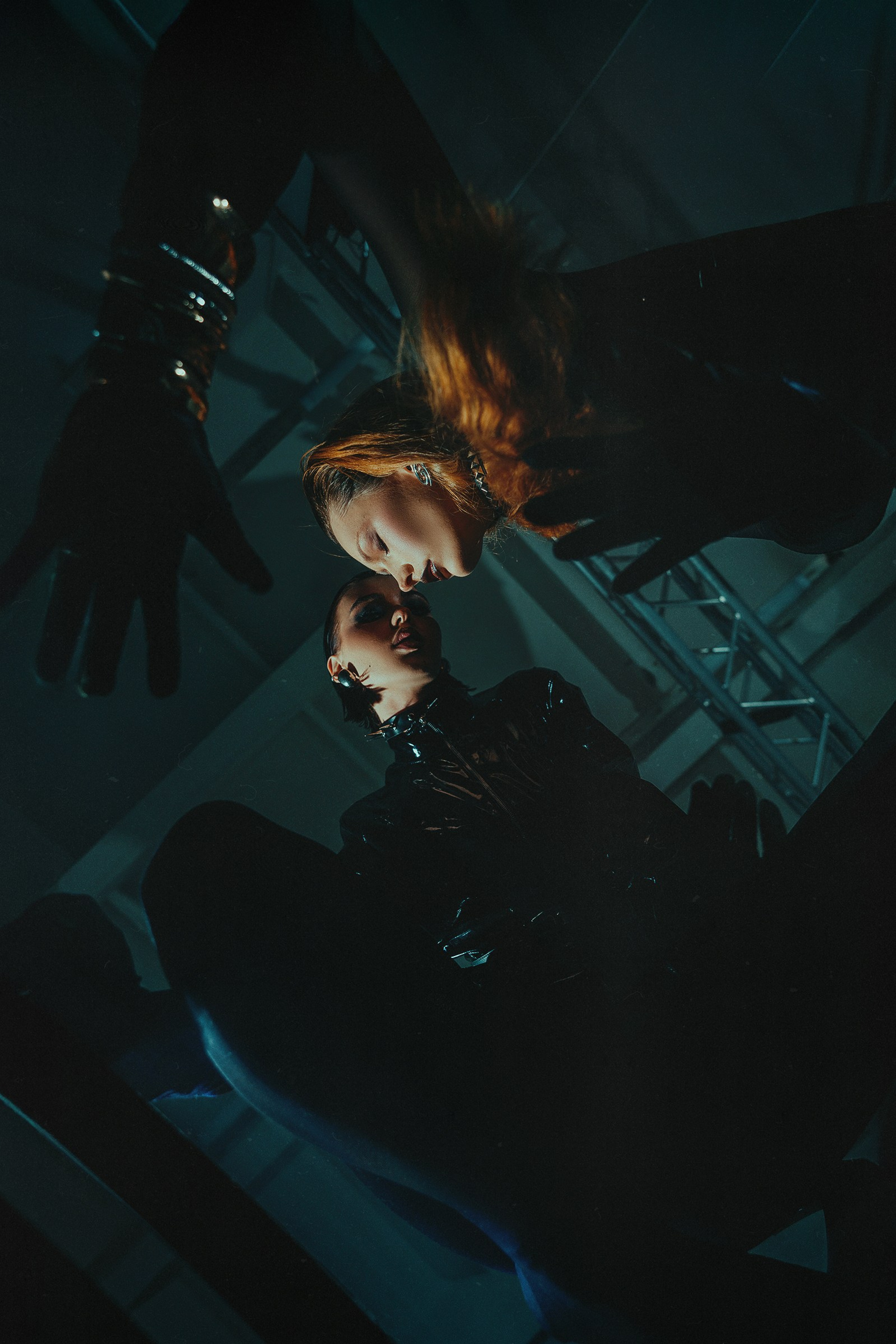 Natalia & Polina. Михаил Евтух — фотограф для брендов и маркетплейсов в Минске