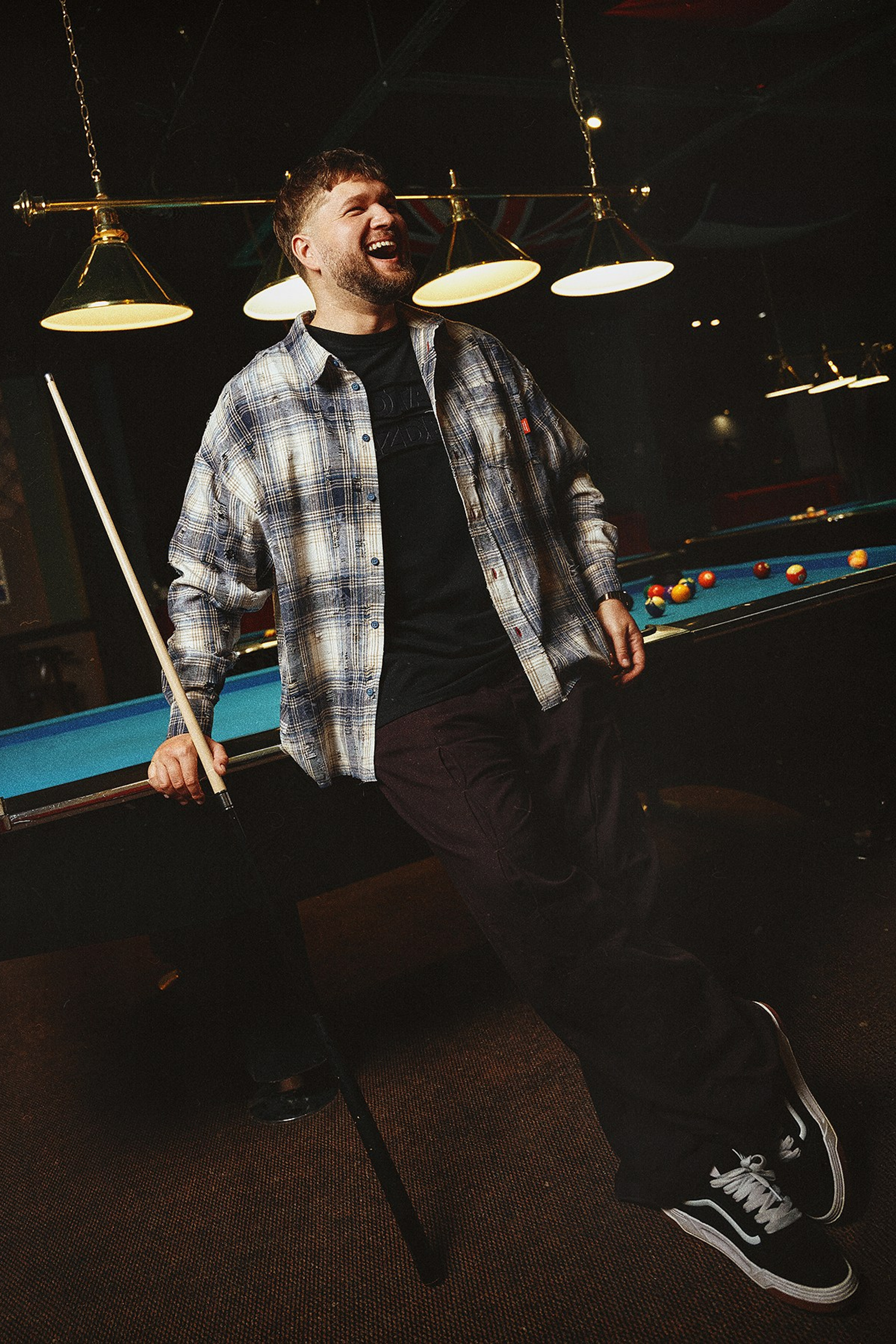 Съёмка мерча Приятного Ильдара. Михаил Евтух — фотограф для брендов и маркетплейсов в Минске