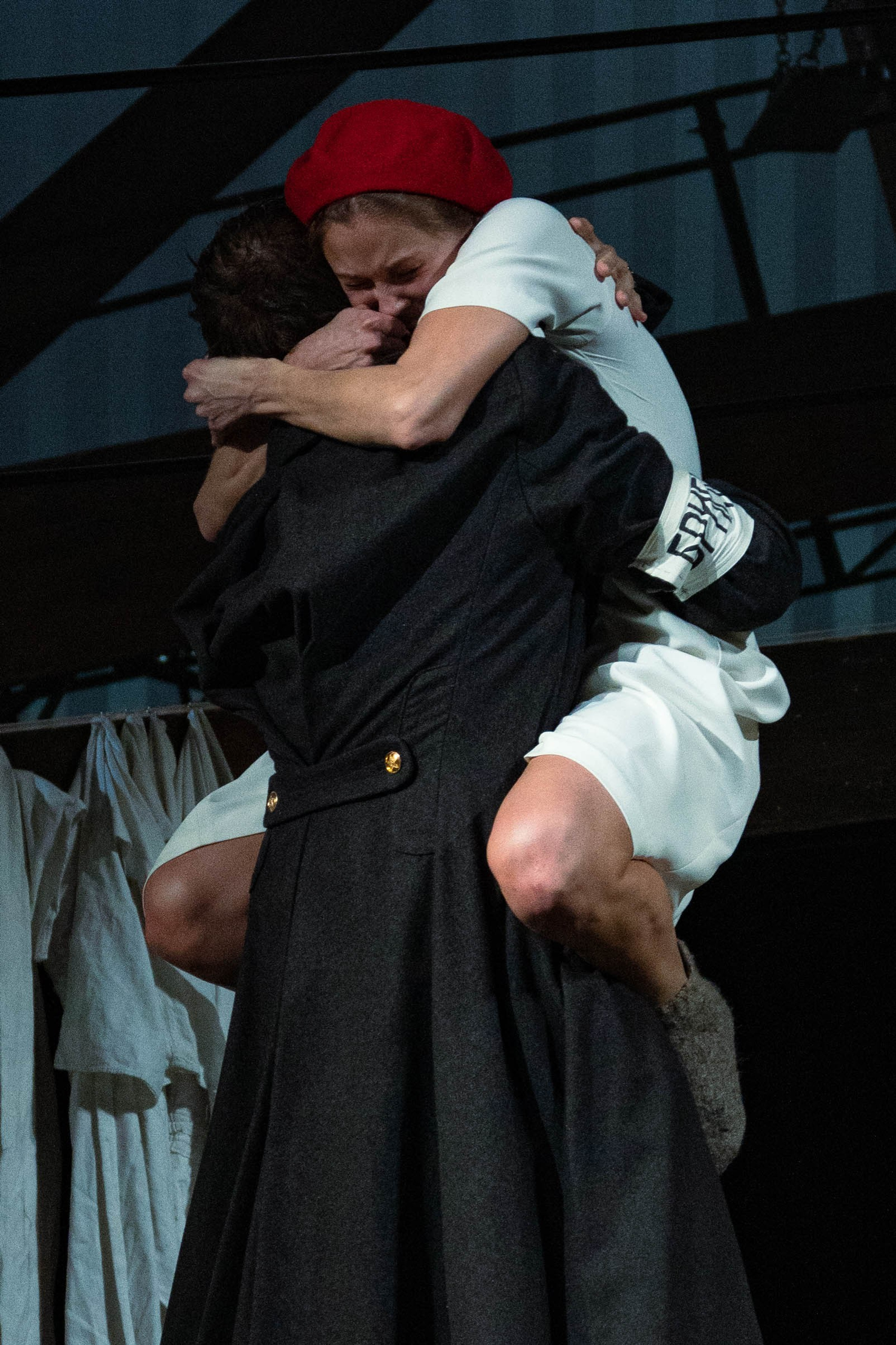 НЕБЫЛИЦА. ИСТОРИЯ НЕОБЫКНОВЕННОЙ ЛЮБВИ | Режиссер Марина Брусникина | Театр Современник. Портретный и концертный фотограф в Москве Мария Давыдова