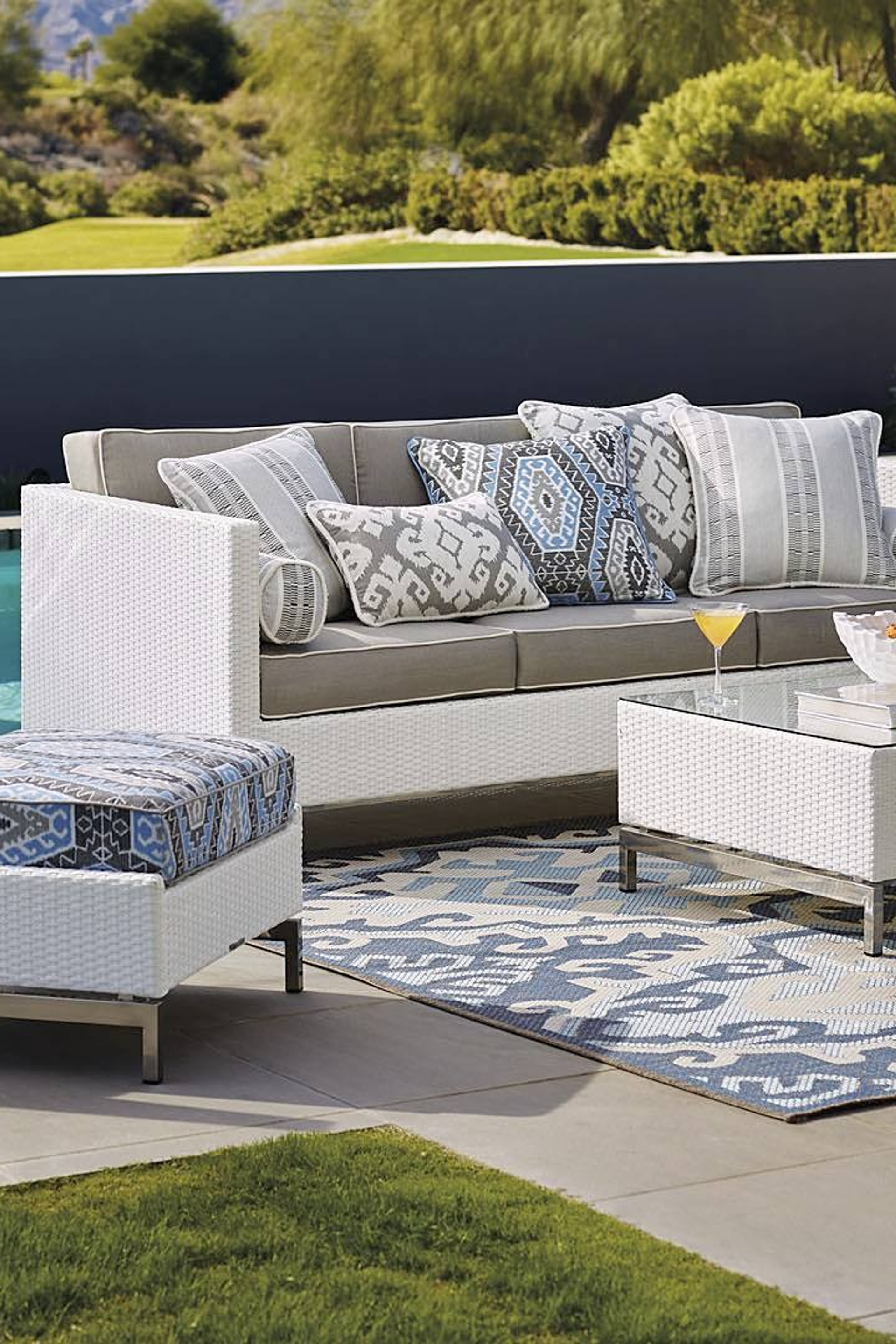 Уличный текстиль