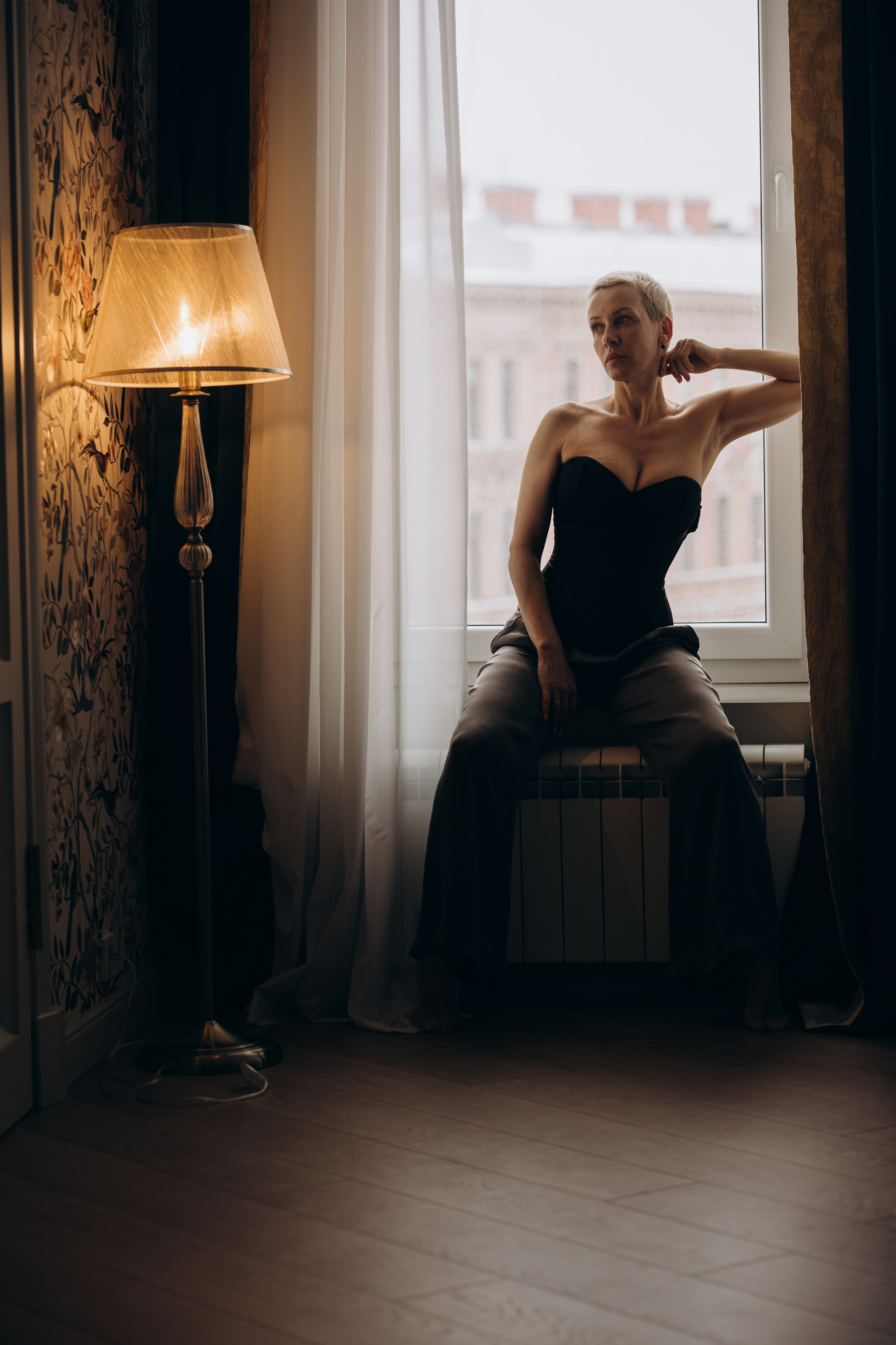 Под светом абажура