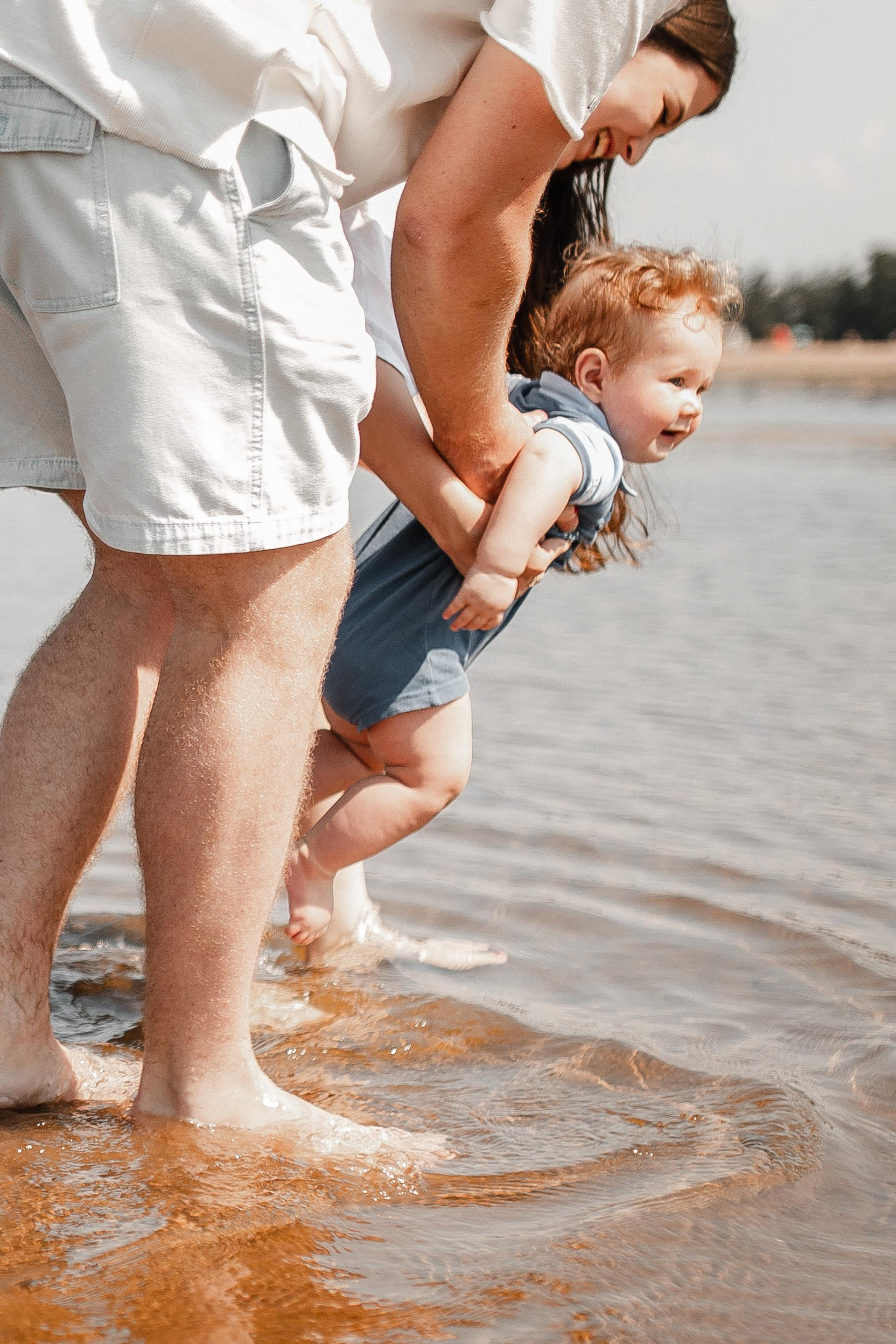 Катя, Саша и Свят. Прибрежный пикник.