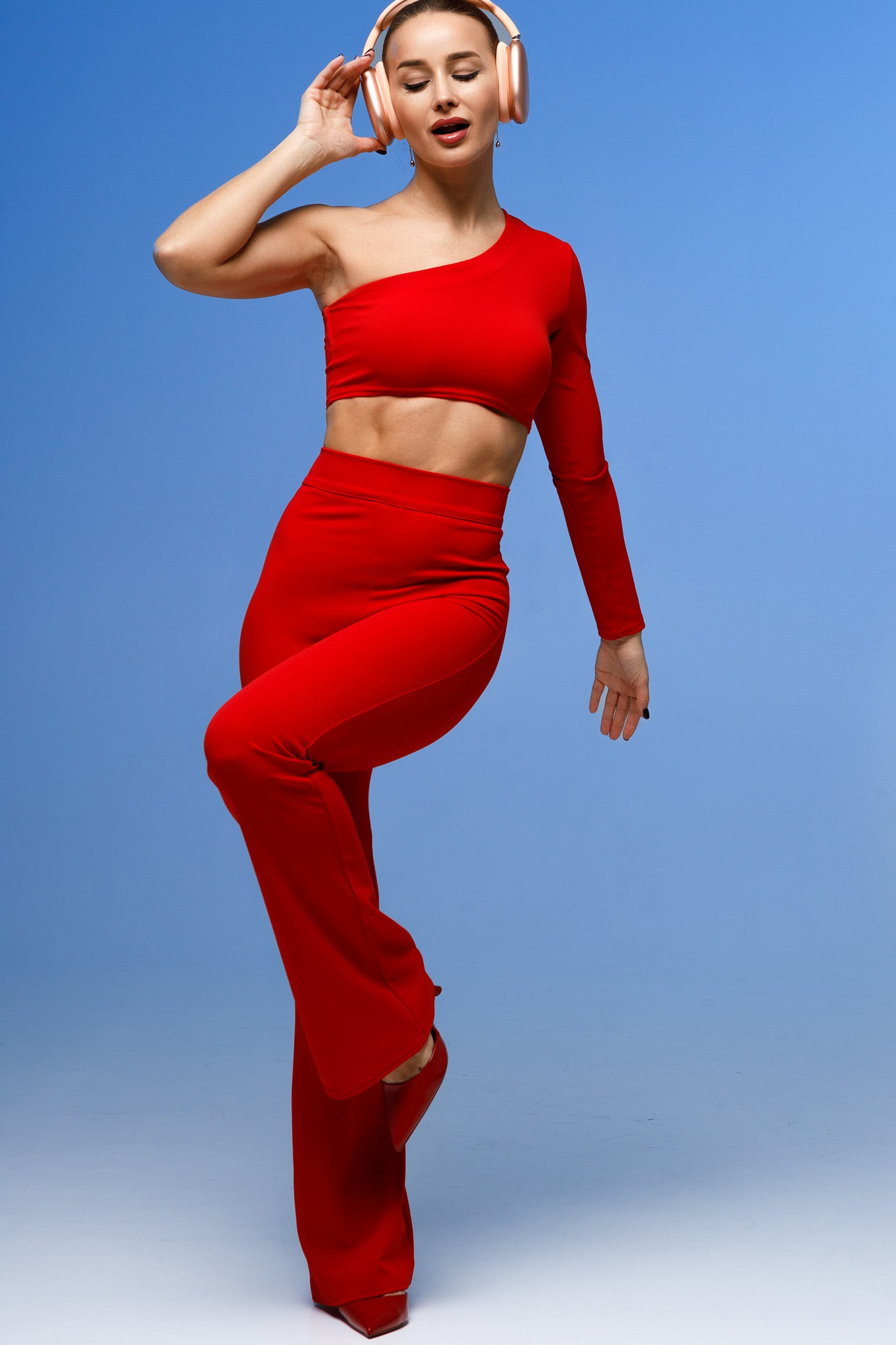 Специализированный магазин-салон «iStore»