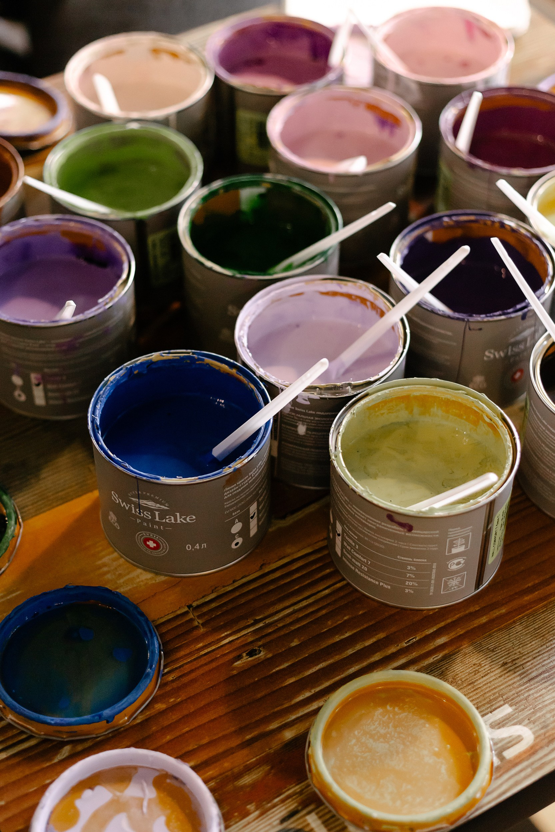 Арт тест-драйв красок Swiss Lake с дизайнерами и художницей Олесей Русских