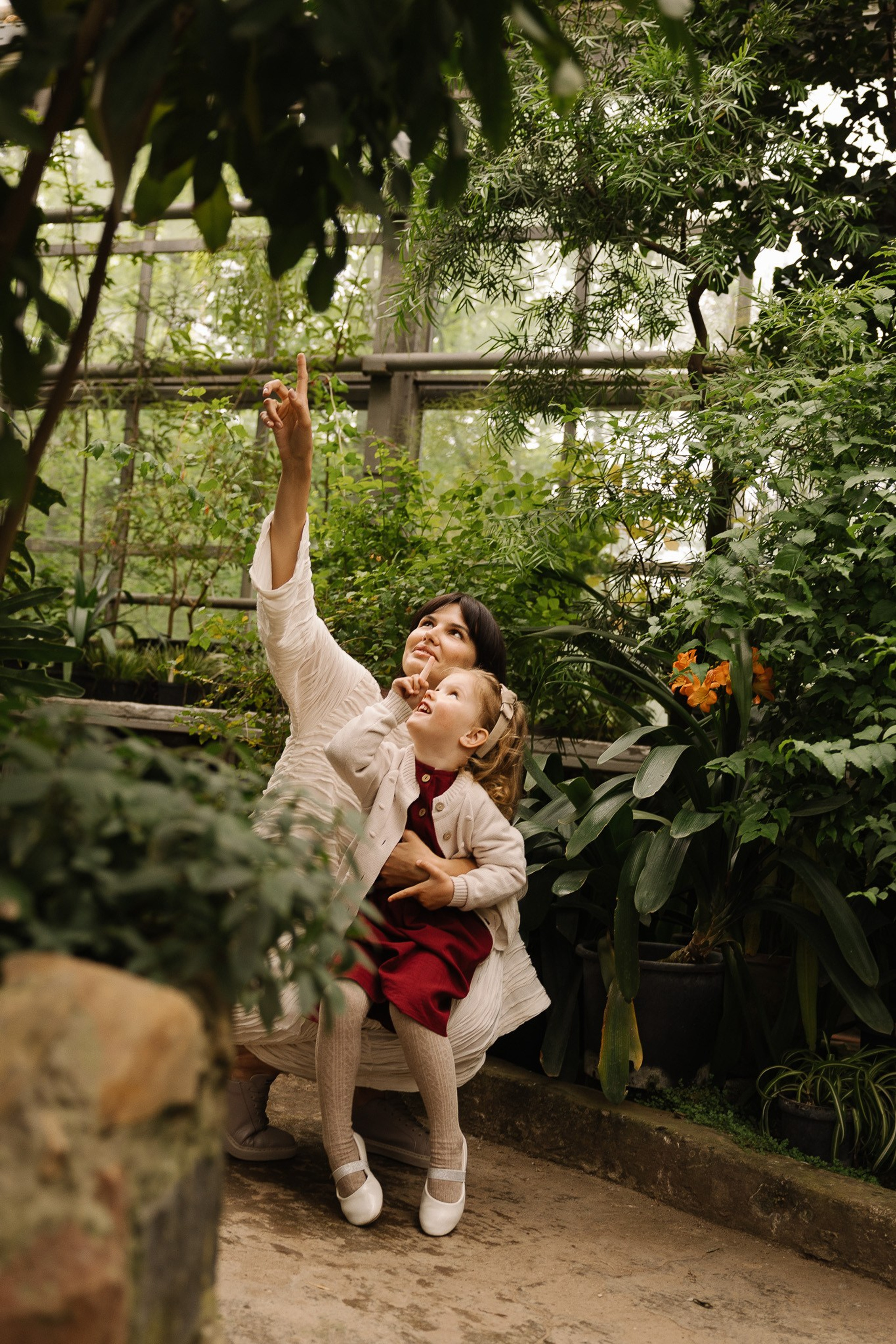 Дочки-матери в оранжерее