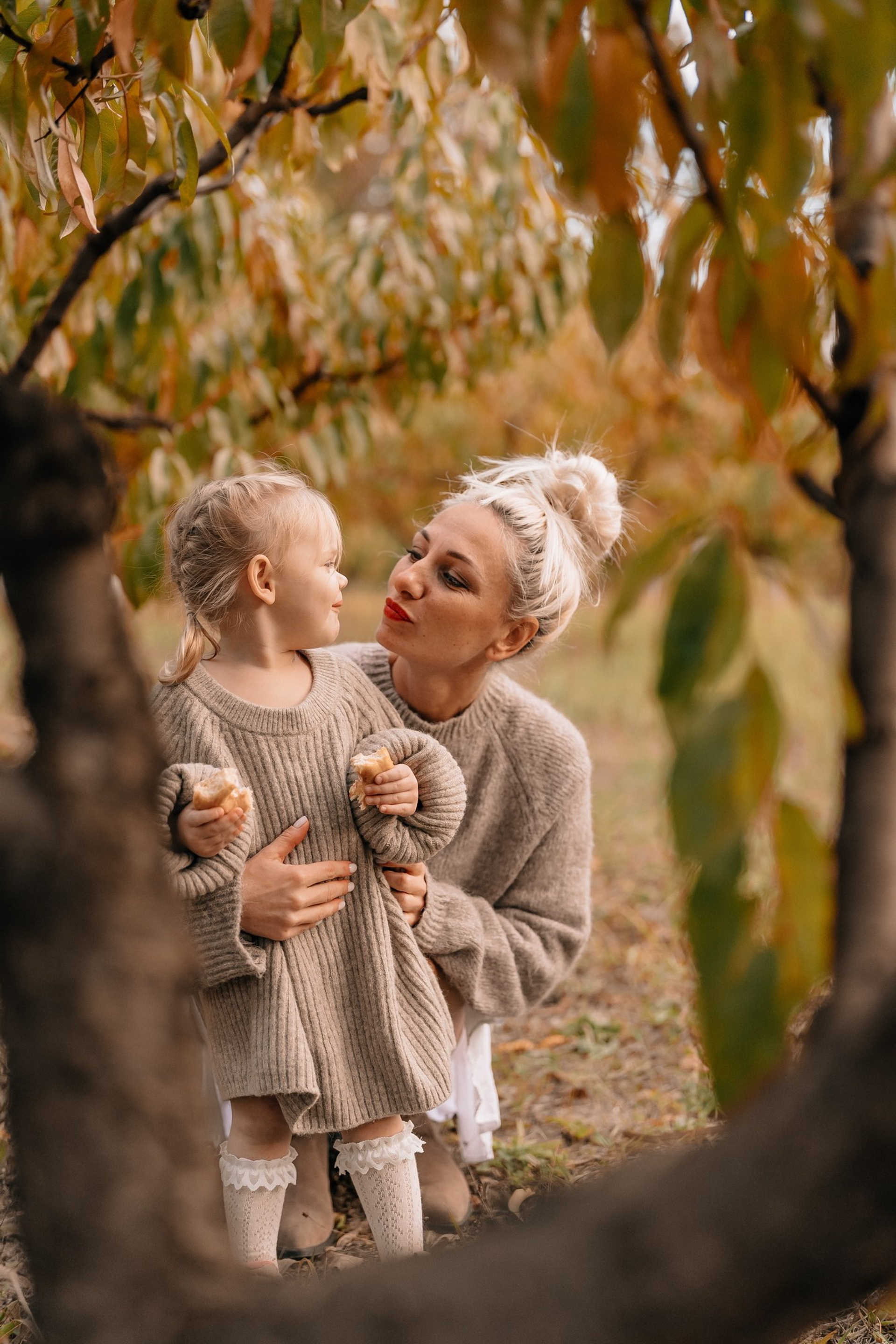 Мама и дочь — Персиковый сад