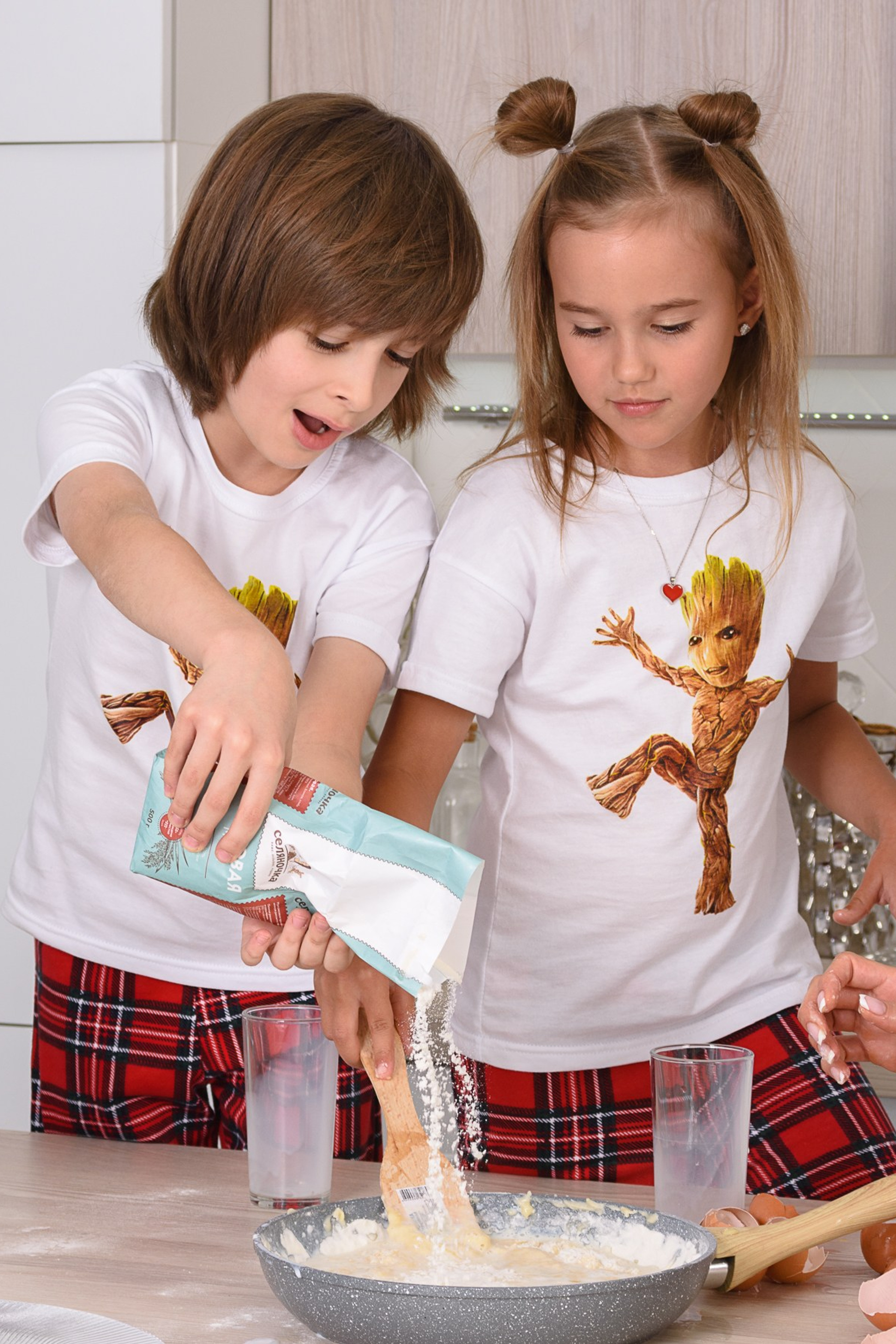 Фотосъемка детской одежды для интернет-магазинов. Gramy-studio: фото, видео, инфографика и 3D визуализация для маркетплейсов