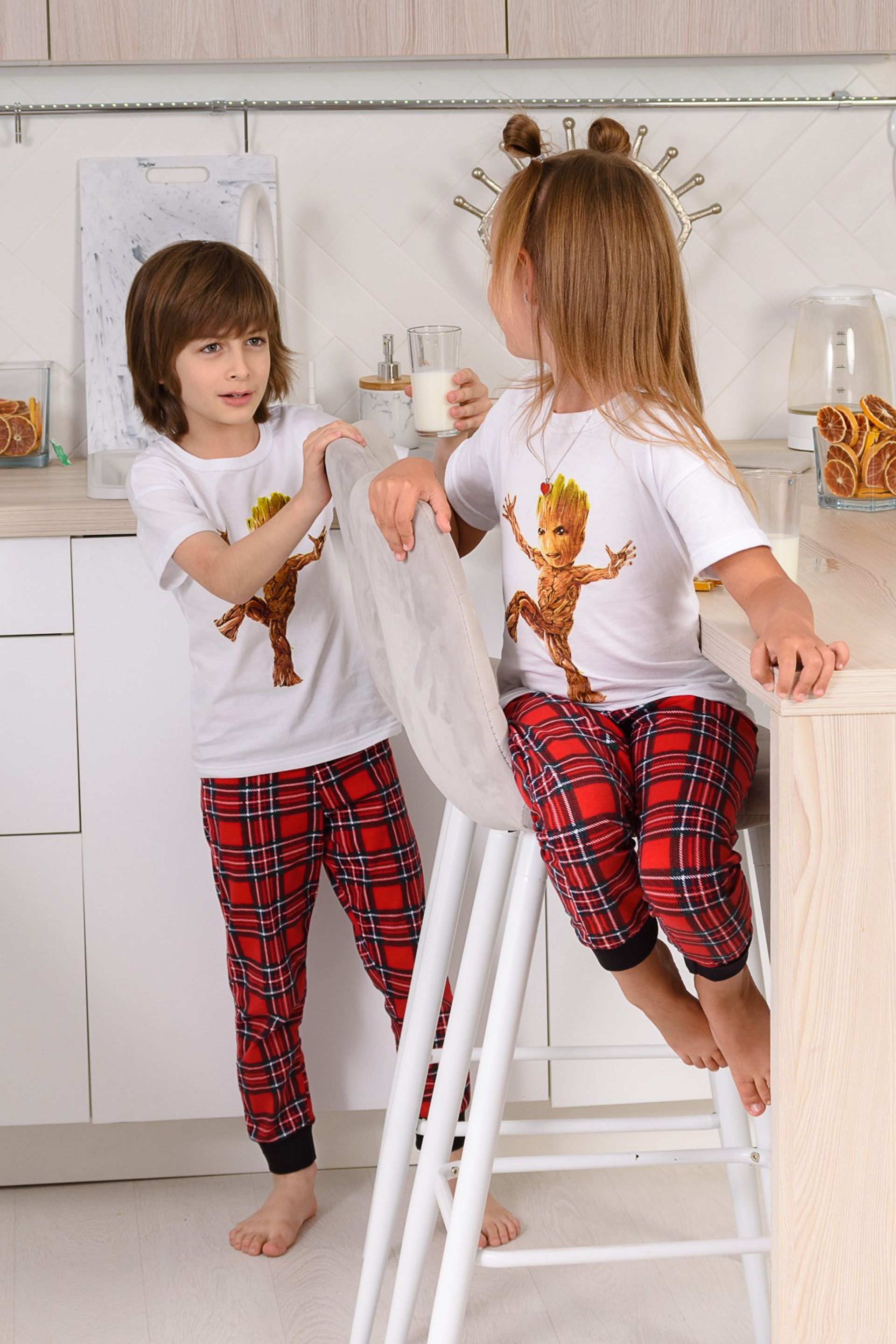 Фотосъемка детской одежды для интернет-магазинов. Gramy-studio: фото, видео, инфографика и 3D визуализация для маркетплейсов