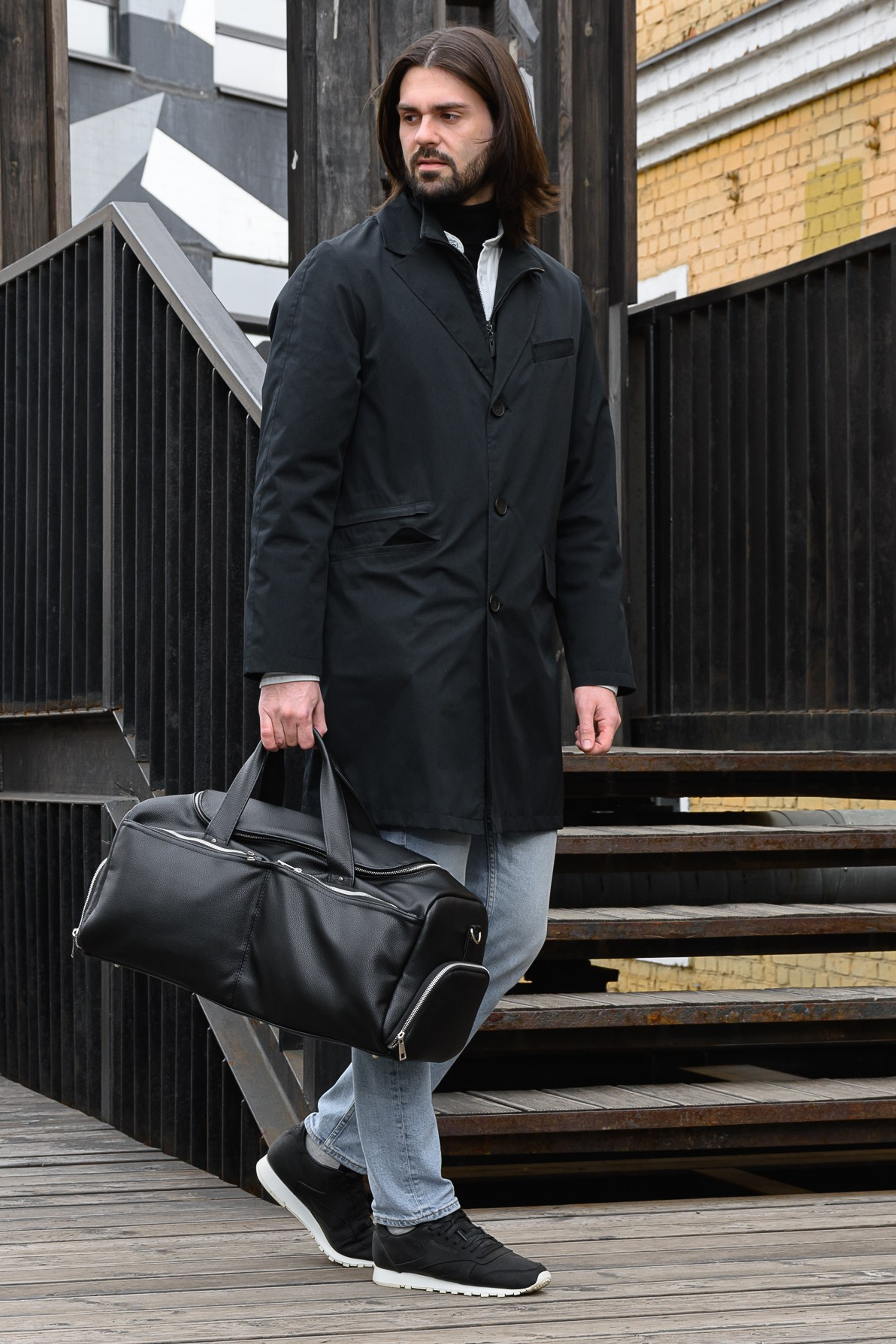 Профессиональная съемка мужской одежды и аксессуаров. Gramy-studio: фото, видео, инфографика и 3D визуализация для маркетплейсов