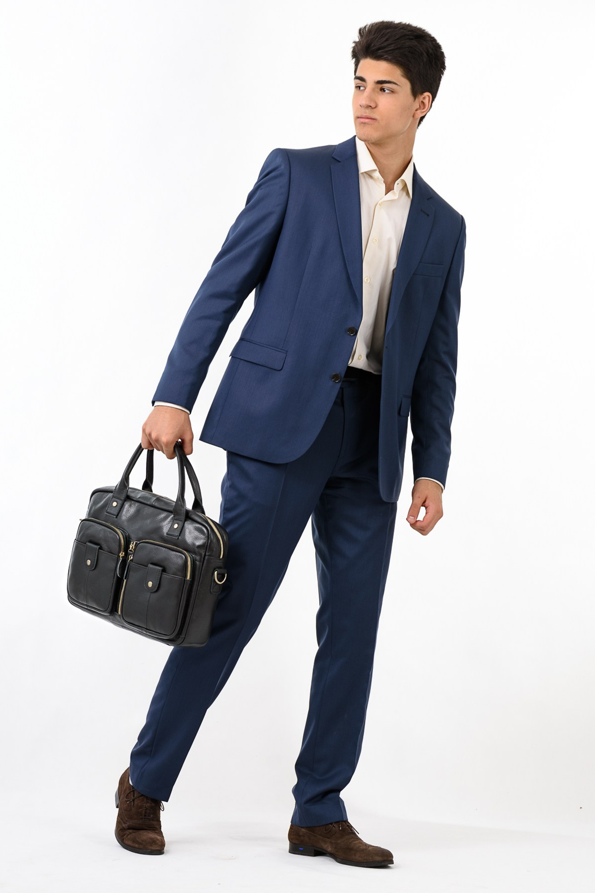 Профессиональная съемка мужской одежды и аксессуаров. Gramy-studio: фото, видео, инфографика и 3D визуализация для маркетплейсов