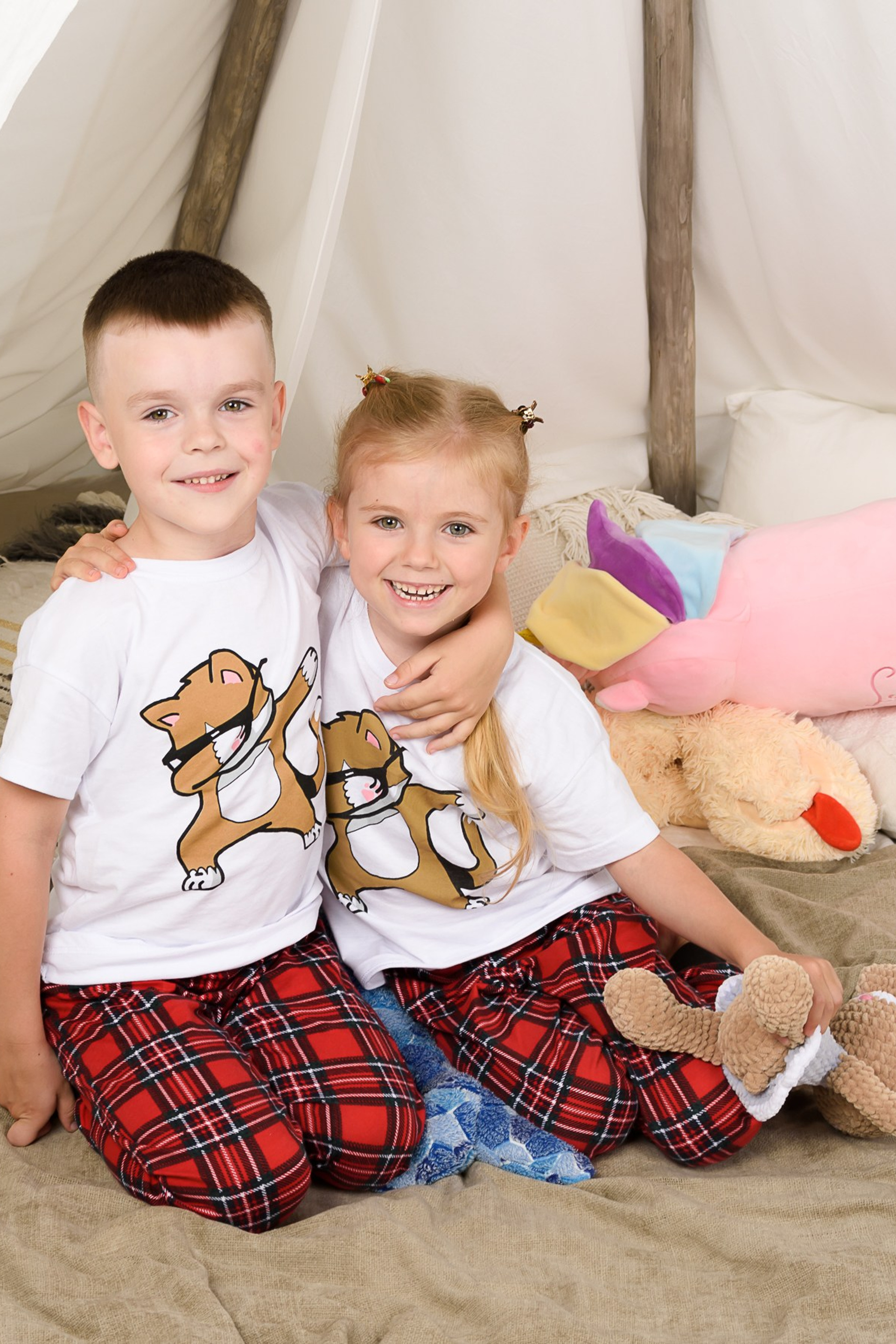 Фотосъемка детской одежды для интернет-магазинов. Gramy-studio: фото, видео, инфографика и 3D визуализация для маркетплейсов