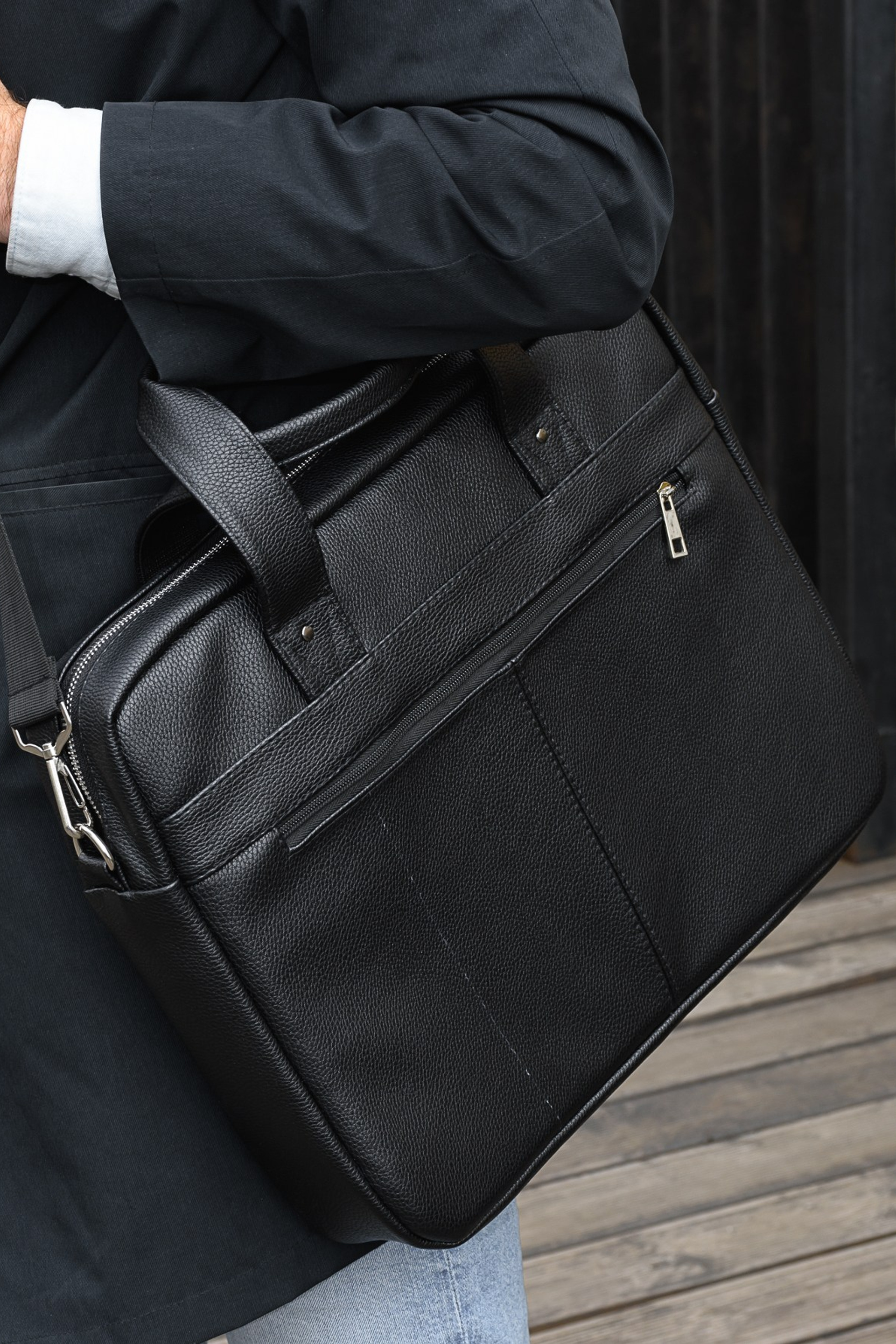 Профессиональная съемка мужской одежды и аксессуаров. Gramy-studio: фото, видео, инфографика и 3D визуализация для маркетплейсов