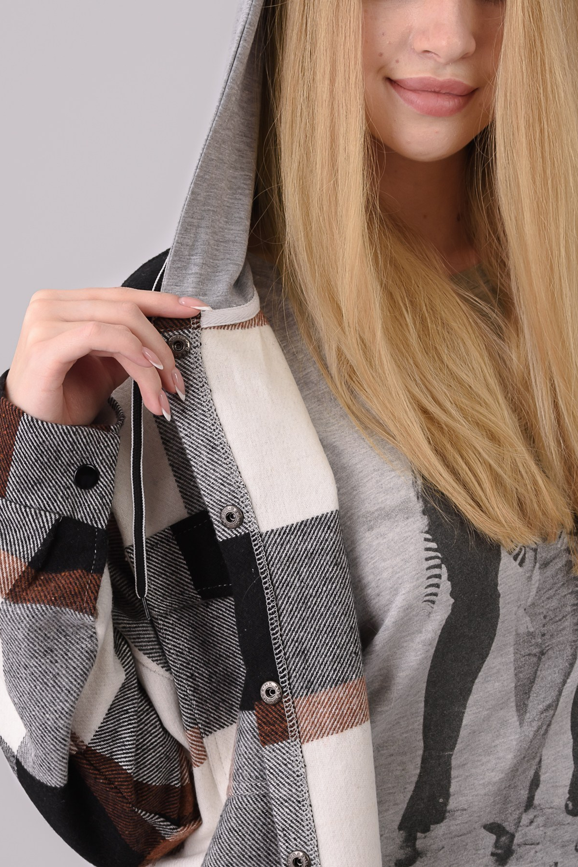 Фотосъемка женской одежды и аксессуаров для маркетплейсов. Gramy-studio: фото, видео, инфографика и 3D визуализация для маркетплейсов