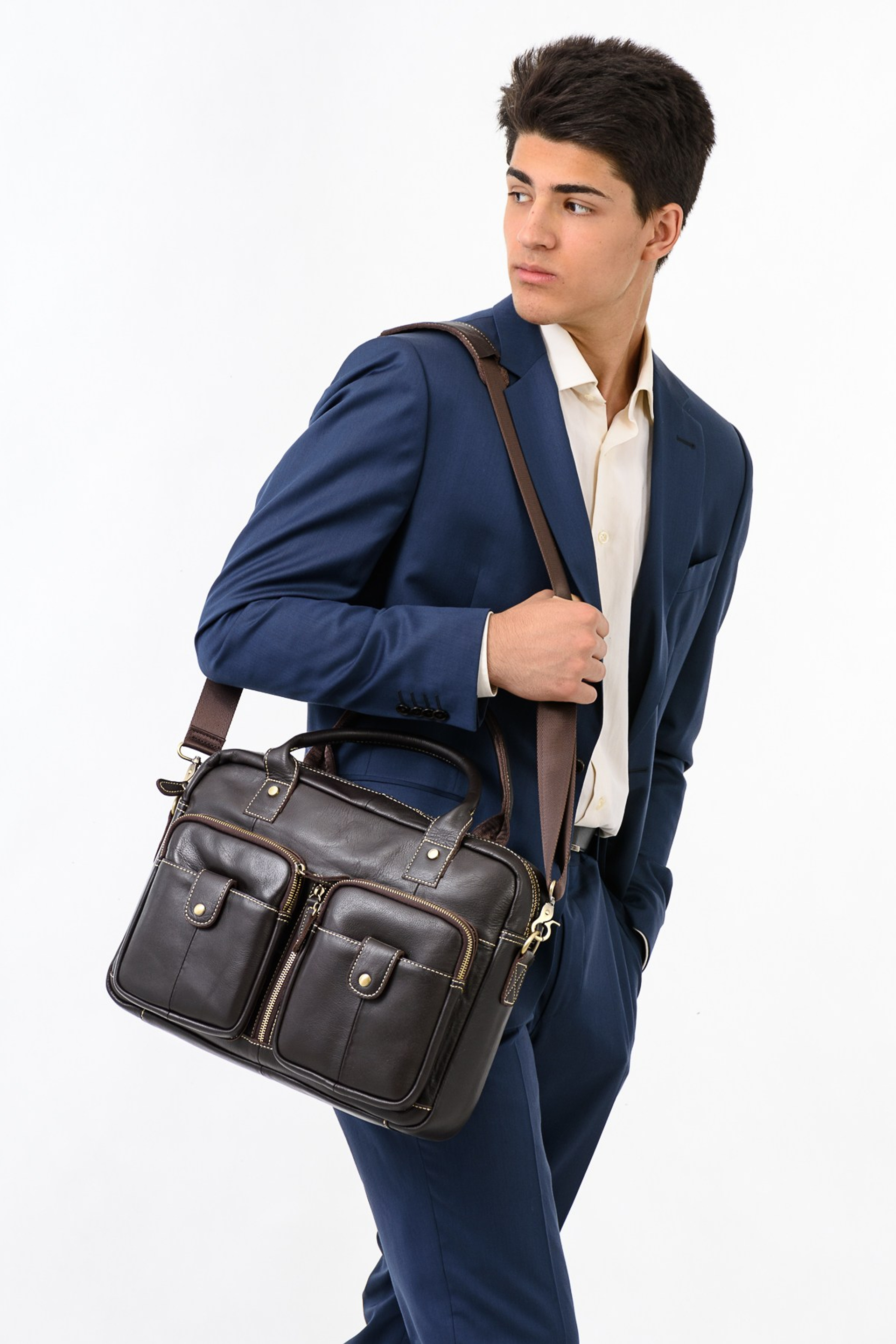 Профессиональная съемка мужской одежды и аксессуаров. Gramy-studio: фото, видео, инфографика и 3D визуализация для маркетплейсов