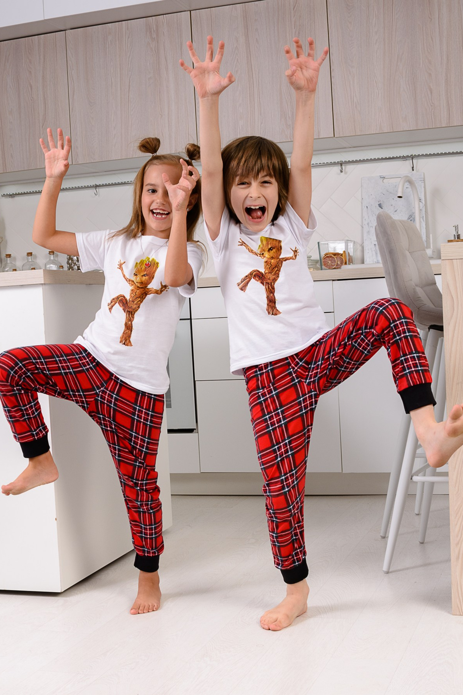 Фотосъемка детской одежды для интернет-магазинов. Gramy-studio: фото, видео, инфографика и 3D визуализация для маркетплейсов