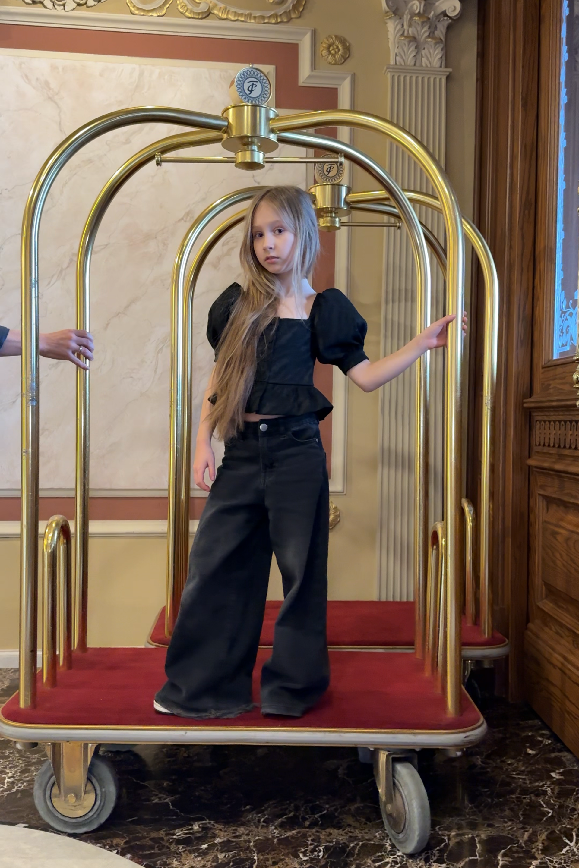 Блуза «Haute Couture» в черном оттенке. Одежда для детей