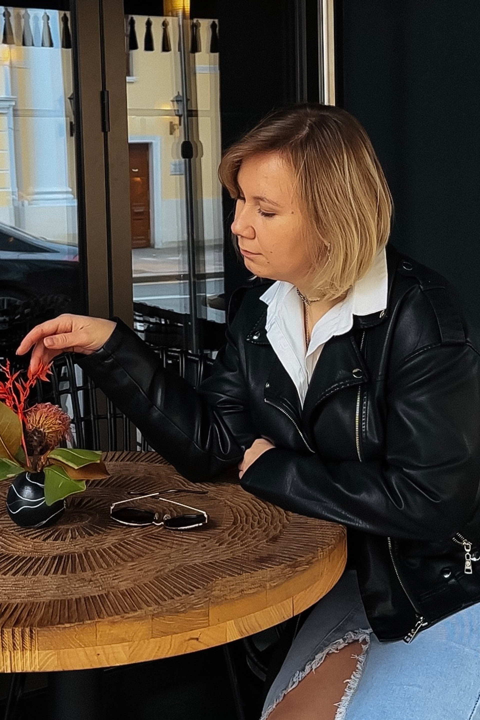 Feedback. Photographer Viki Dejavu