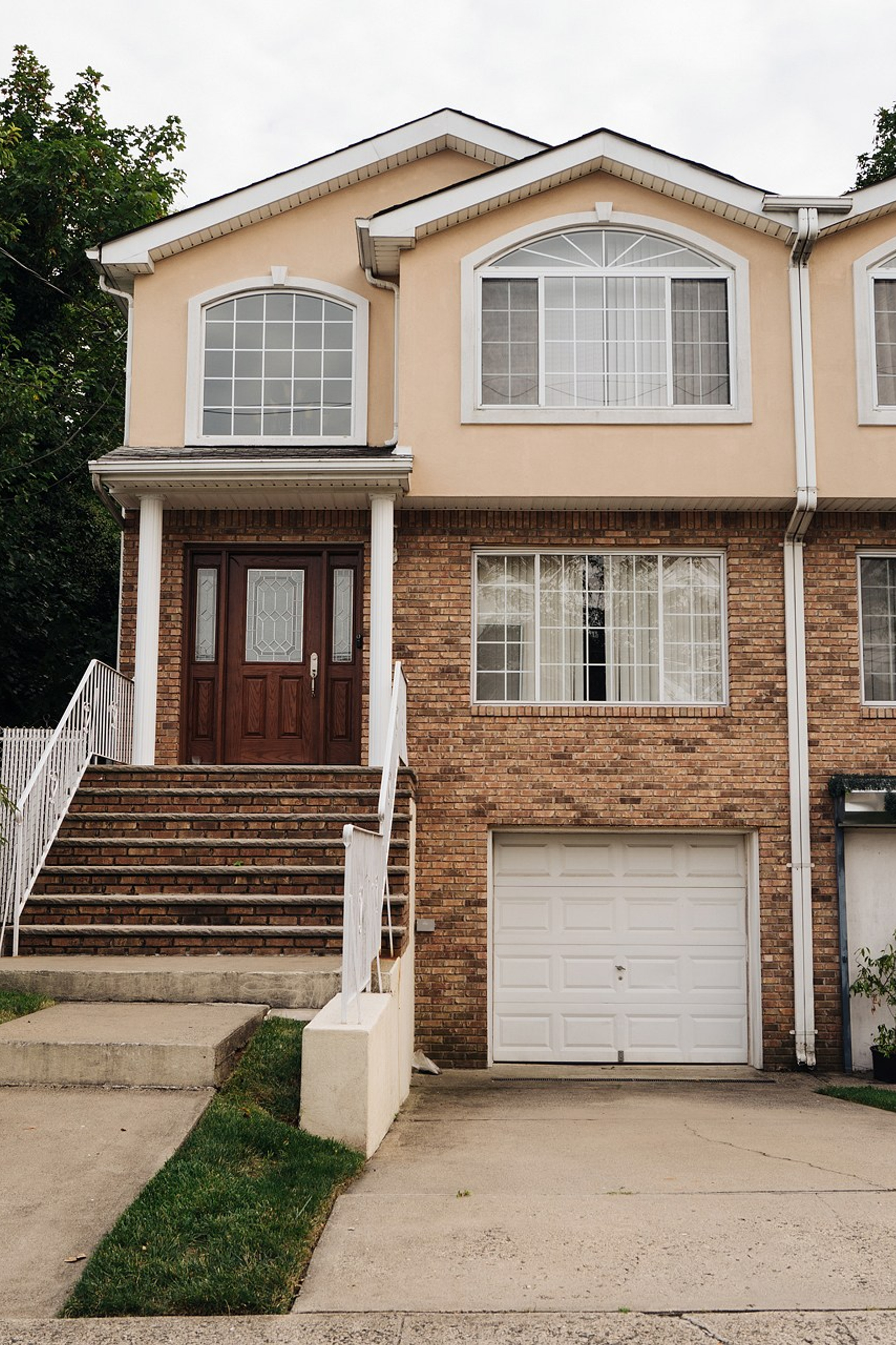 Real estate, building. New York photographer RINAT SHAHMETOV in New York city