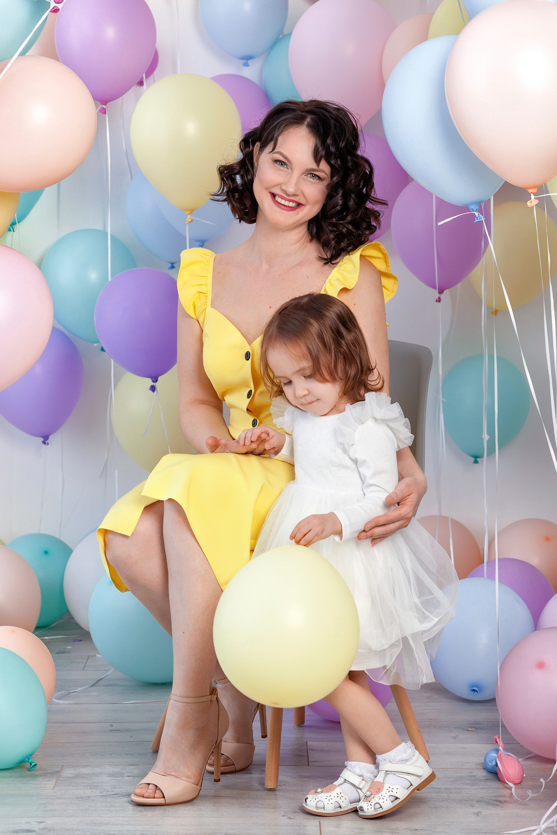 Студийная фотосессия с гелиевыми шарами