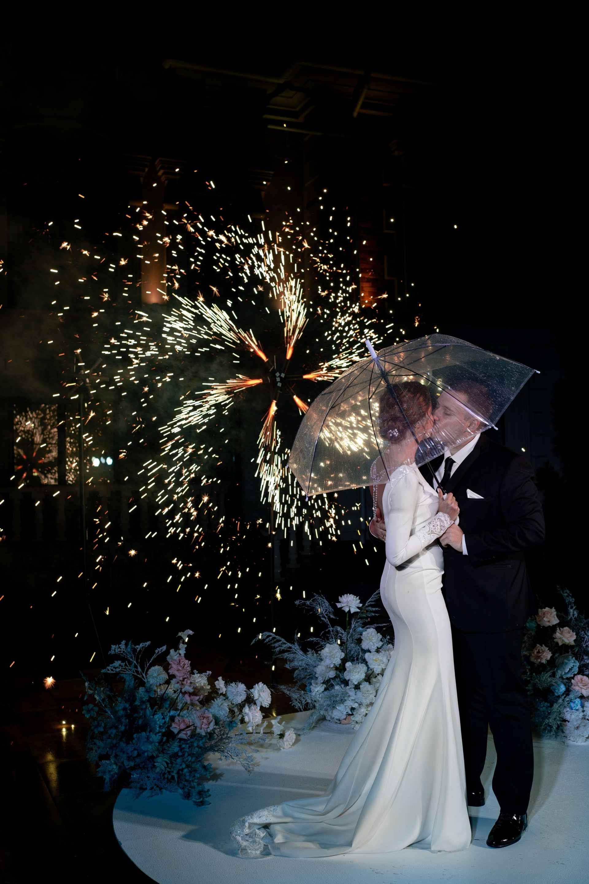 32 гостя. Бюджет 978.000