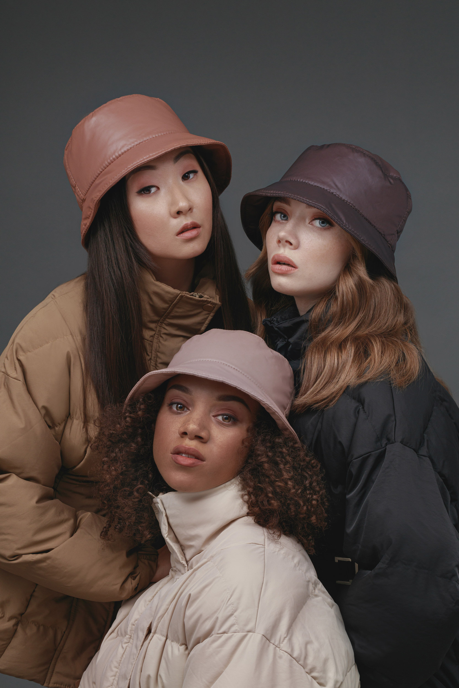 ЛУКБУК головные уборы