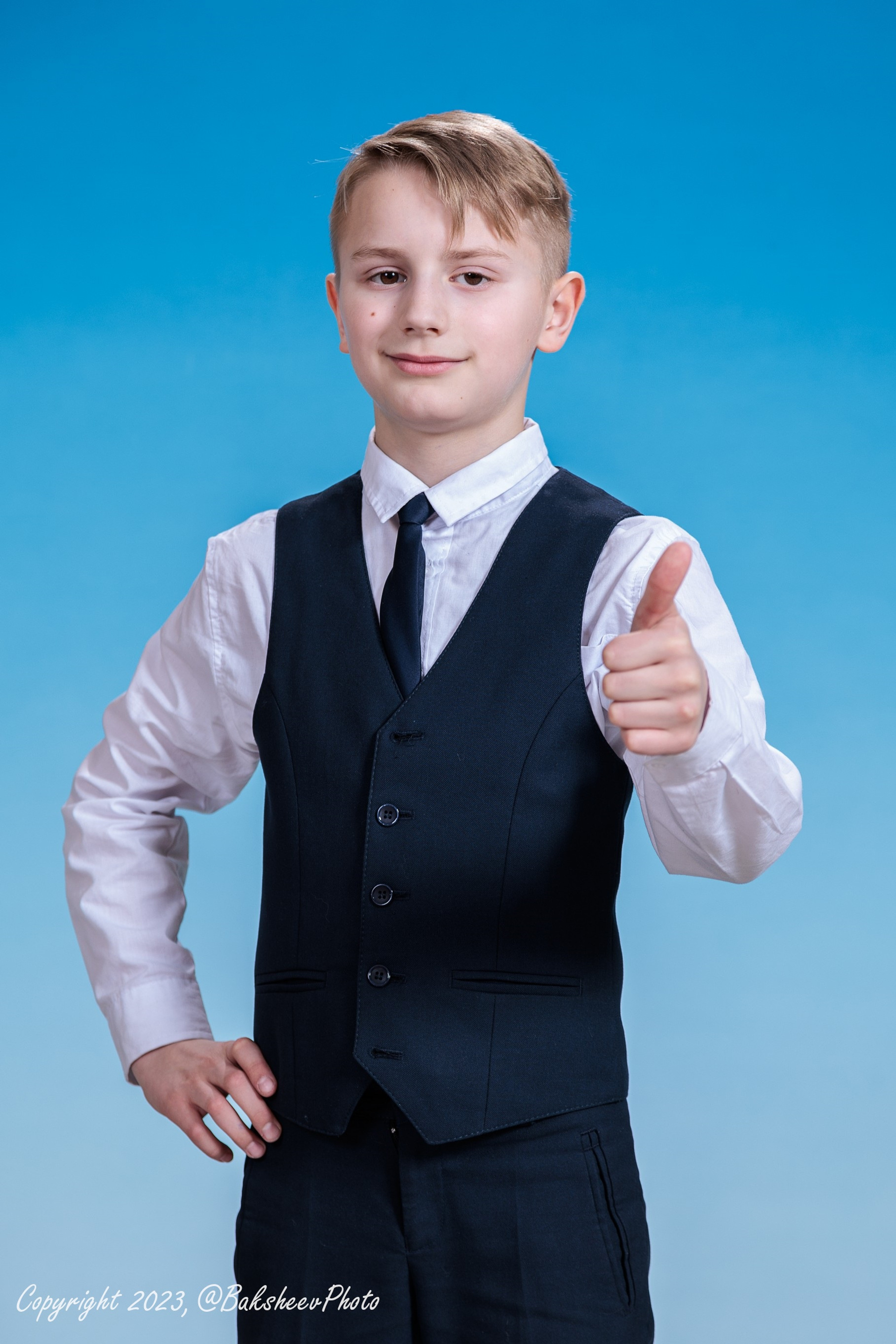 Ավարտական ալբոմի լուսանկար կրտսեր դասարաններ