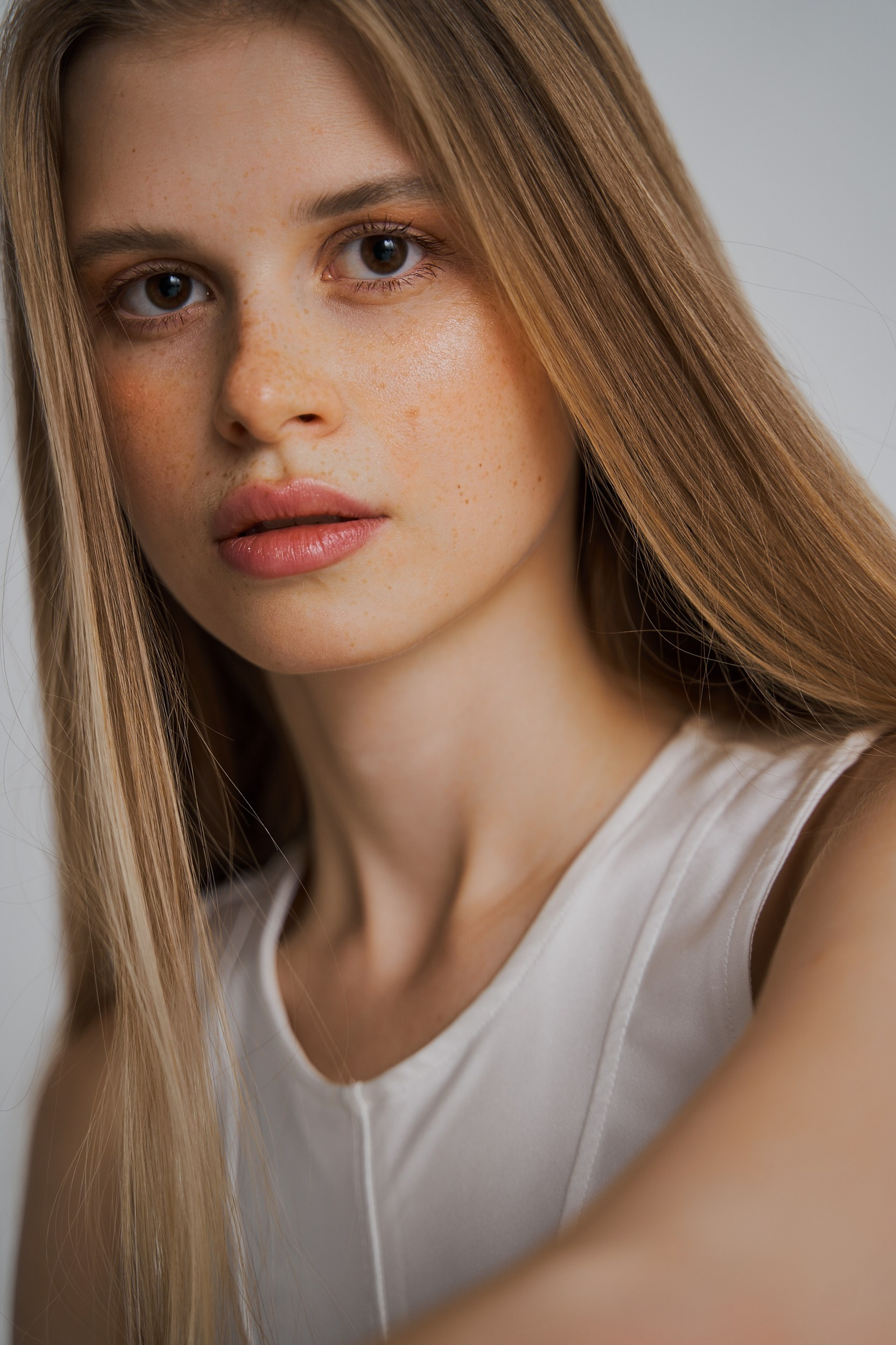 BOOK. MONSTERA MODELS