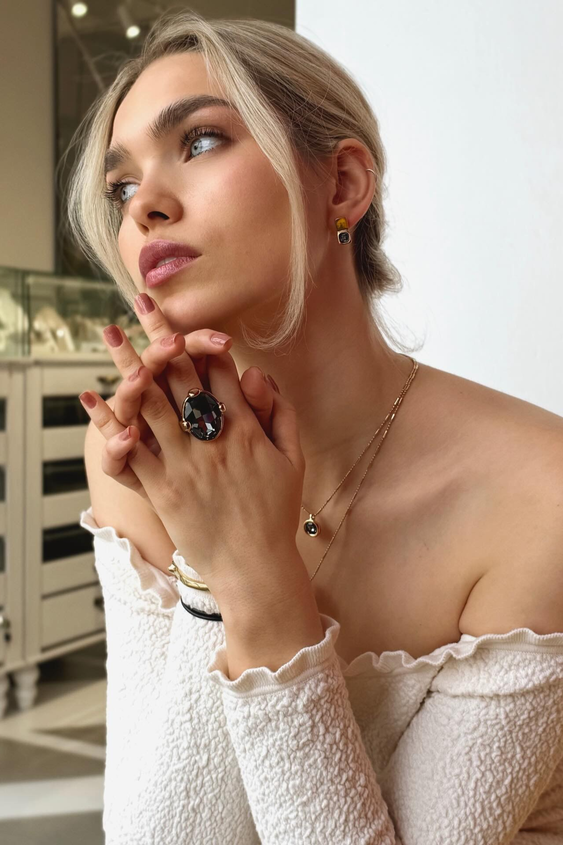 BOOK. MONSTERA MODELS