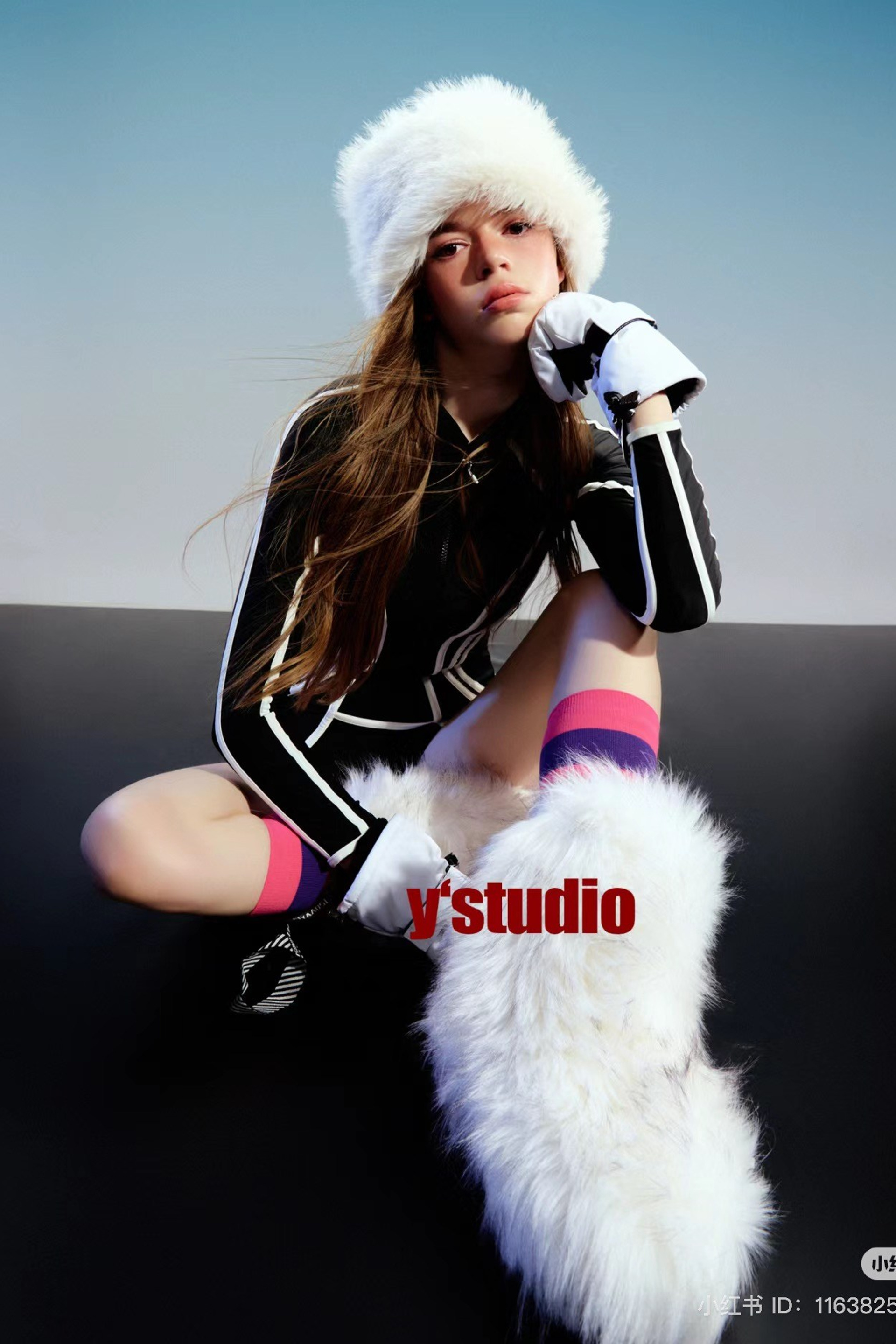 BOOK. MONSTERA MODELS