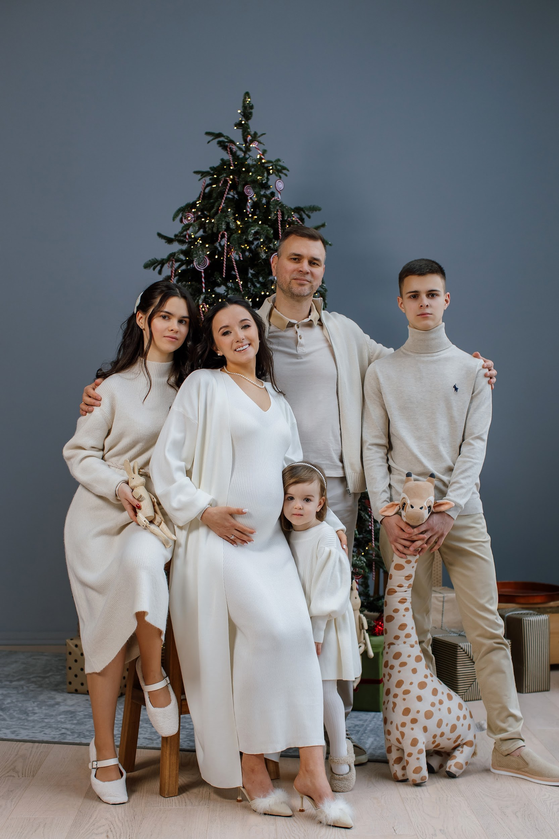 Петр, Алена, Настя, Ярослав и Аня