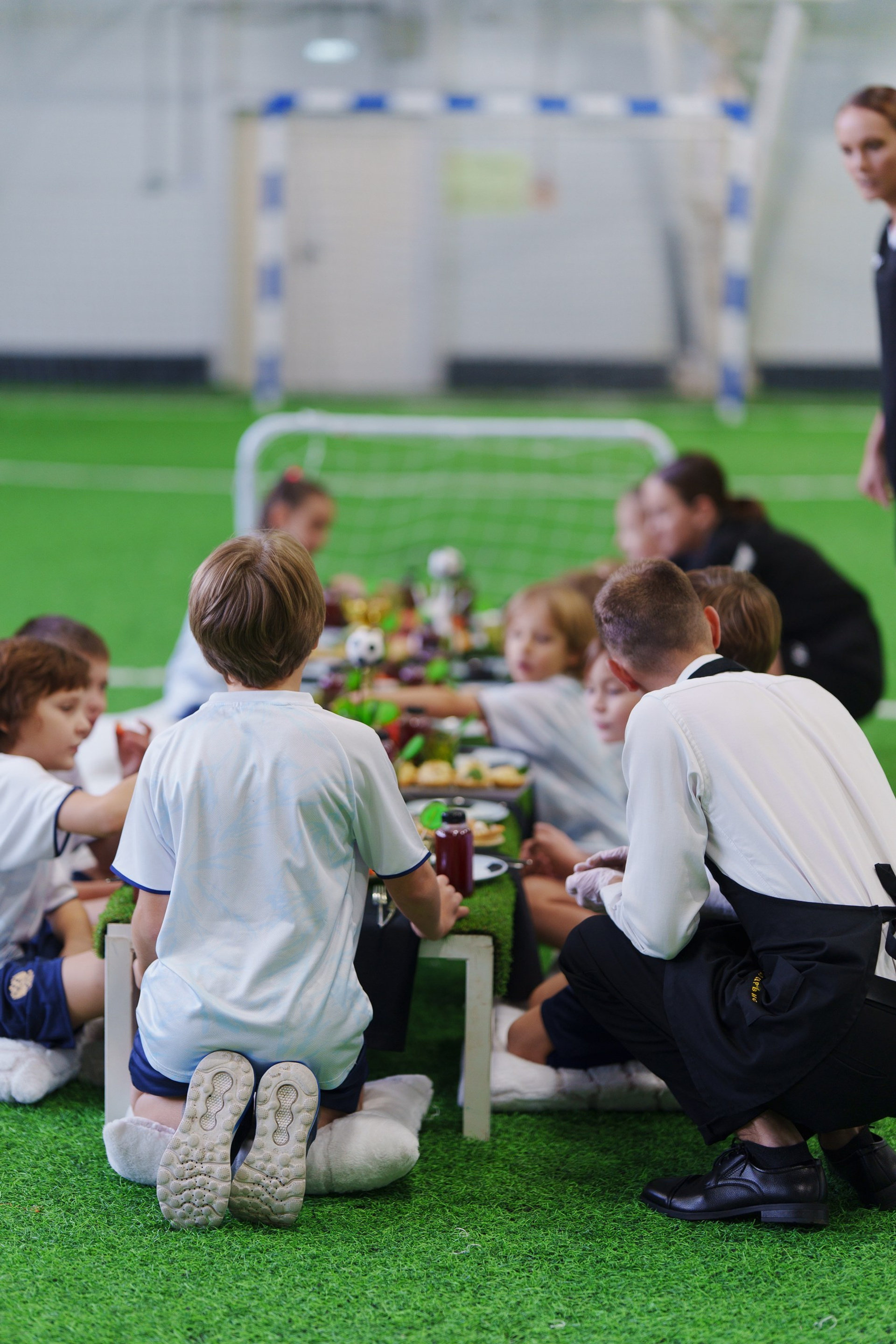 Открытие нового офиса ОТП Банка в Уфе — интерьер, сотрудники, ленточка