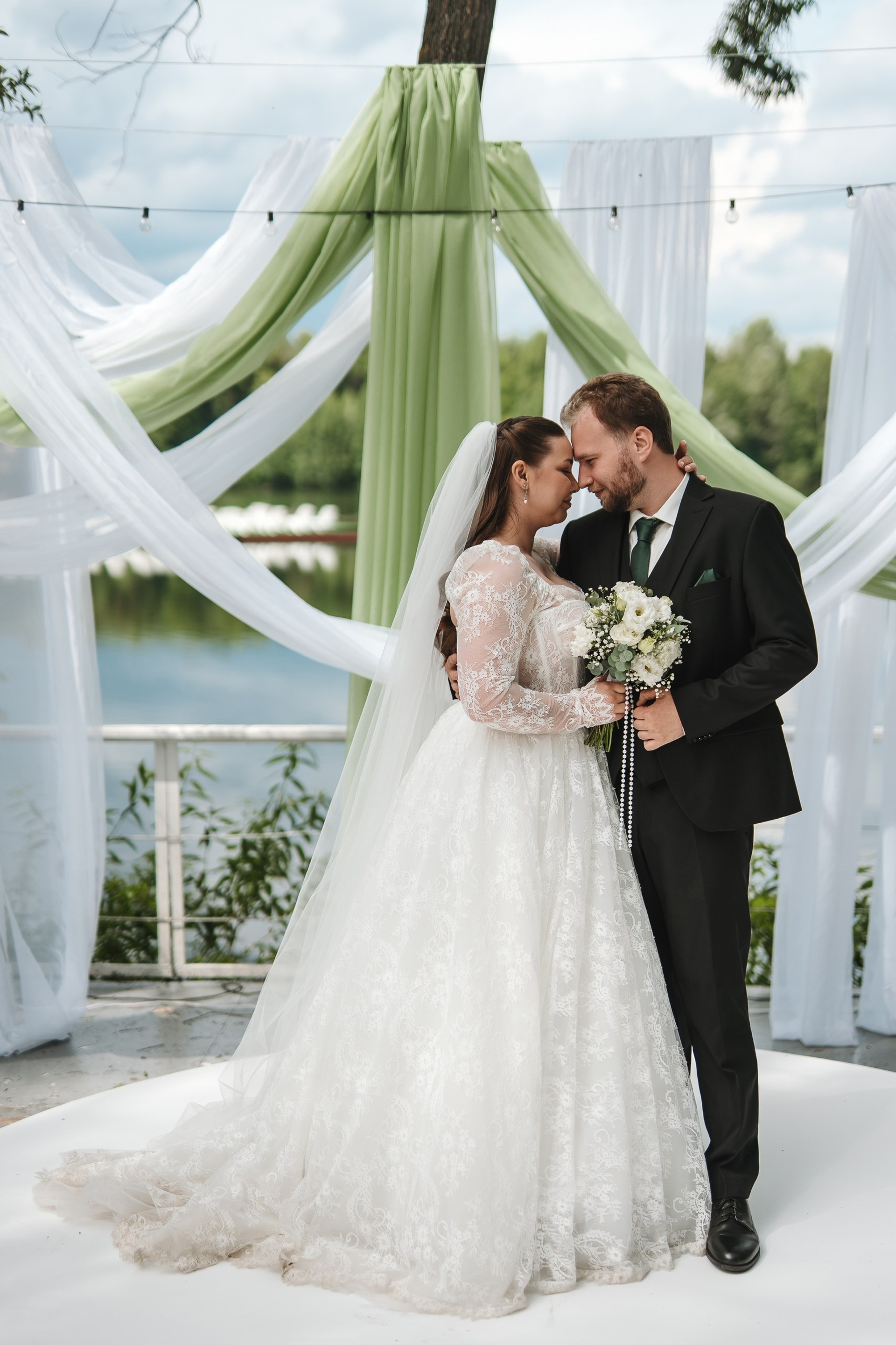 Свадьба 6 января 2026 — ЗАГС на Зорге, студия Бланка, ресторан «Банкет» (Сипайлово) и ведущий Артём Ямбаев