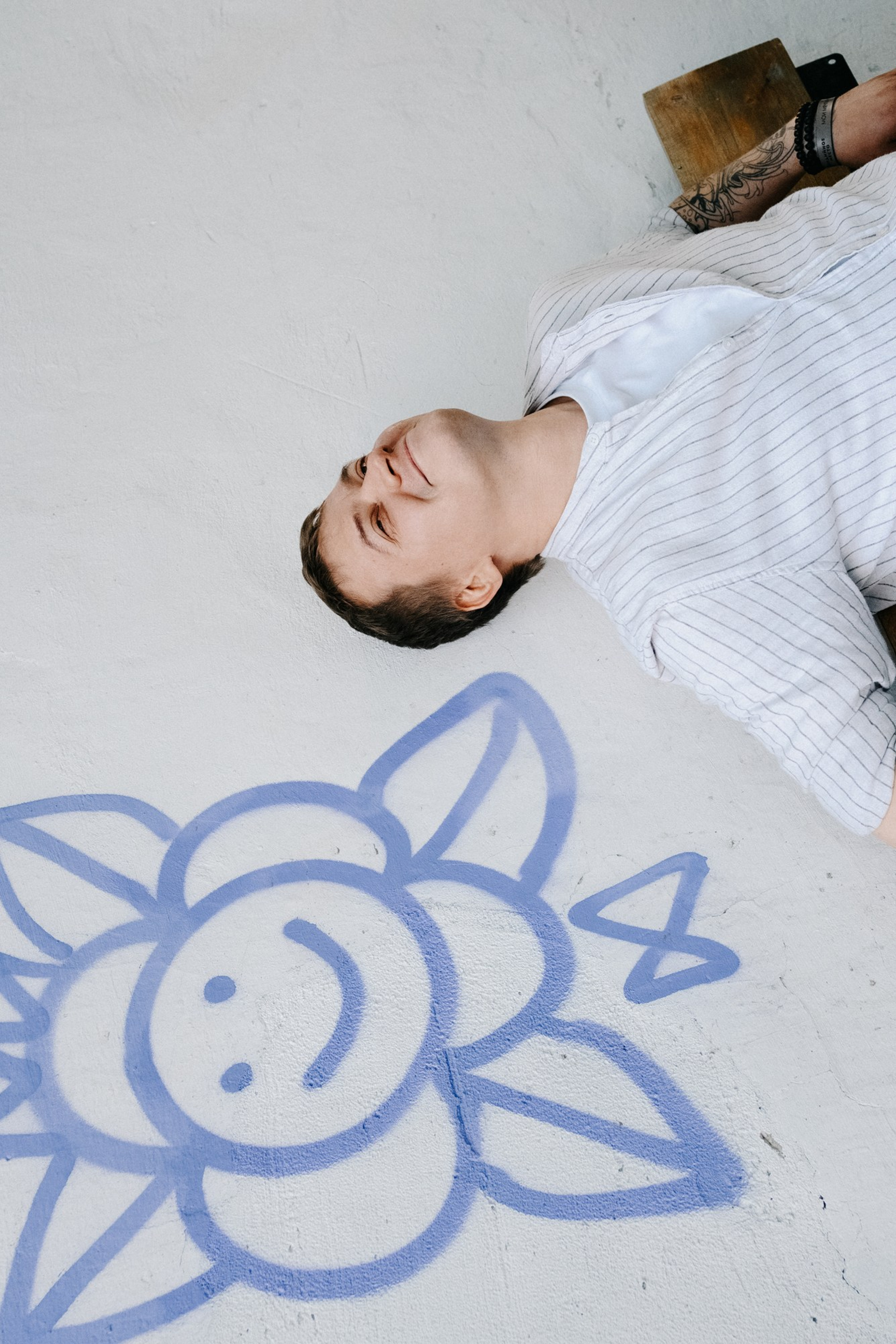 Мужской фотограф в Тюмени Стрит-съемка в Европейском микрорайоне. Портретный фотограф Тюмень Дарья Мустафина